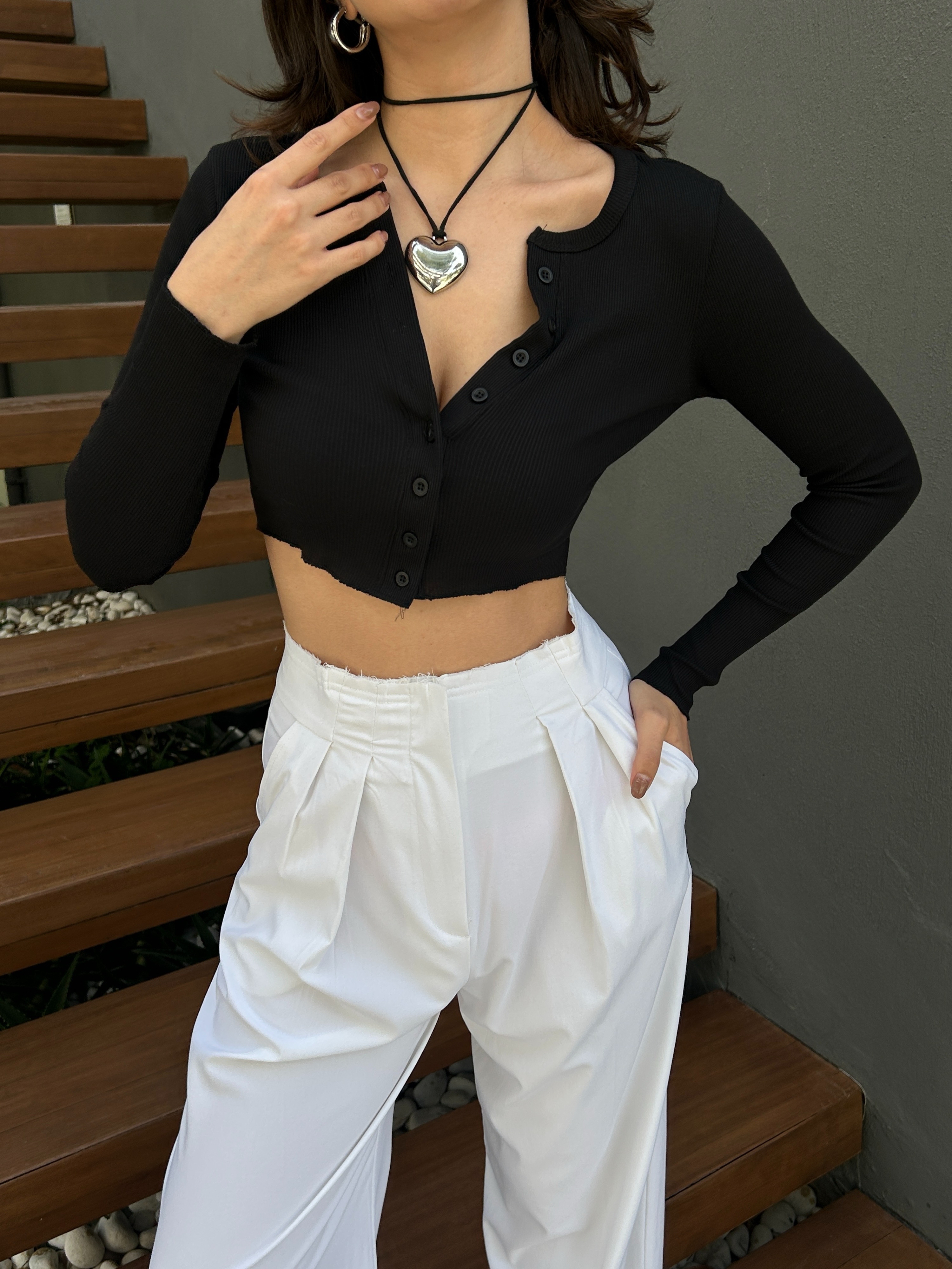 Siyah %100 Pamuk Açık Yaka Düğmeli Fitilli Örme Bluz 29125