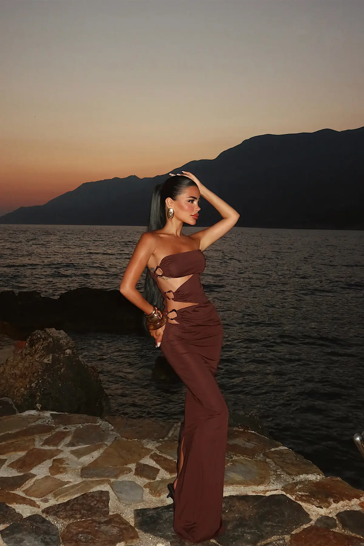 Kahverengi Straplez Bodycon Yer Hizasında Elbise