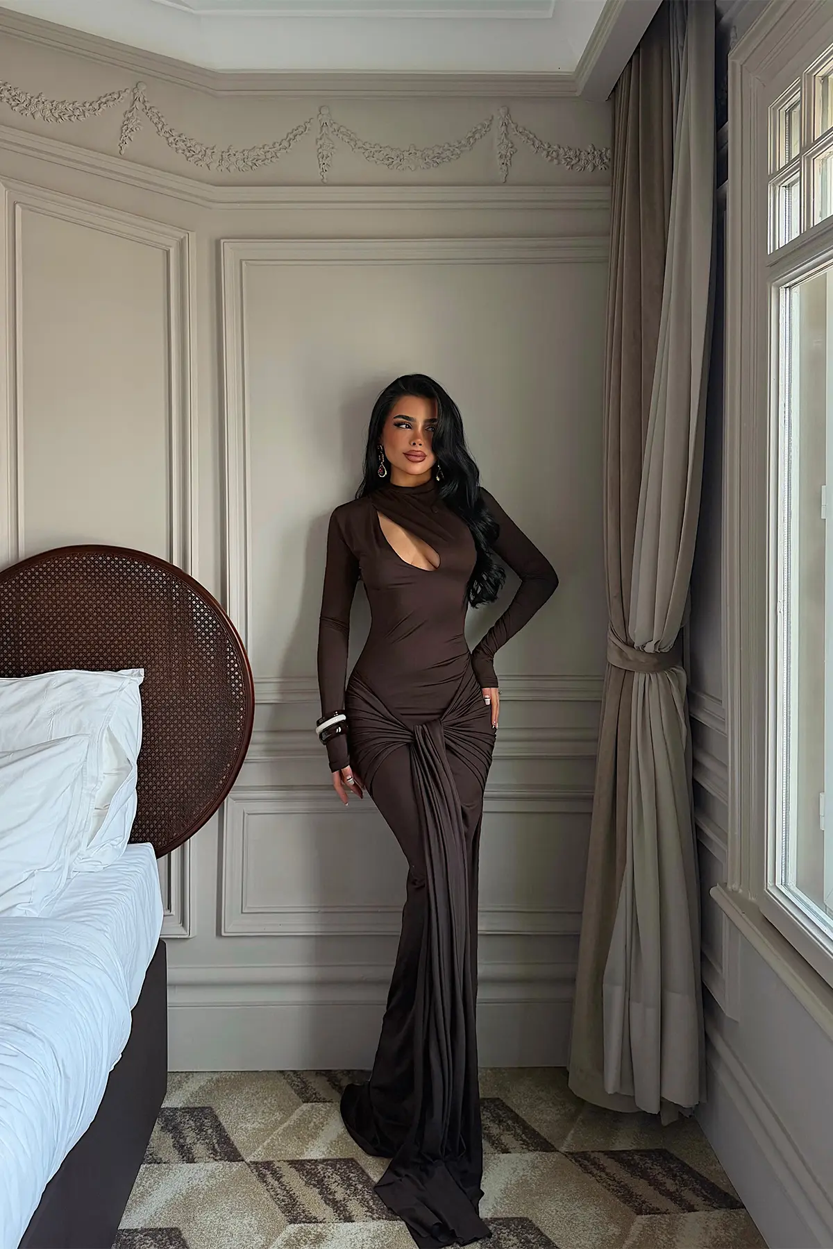 Kahverengi Parlak Uzun Kollu Bodycon Elbise