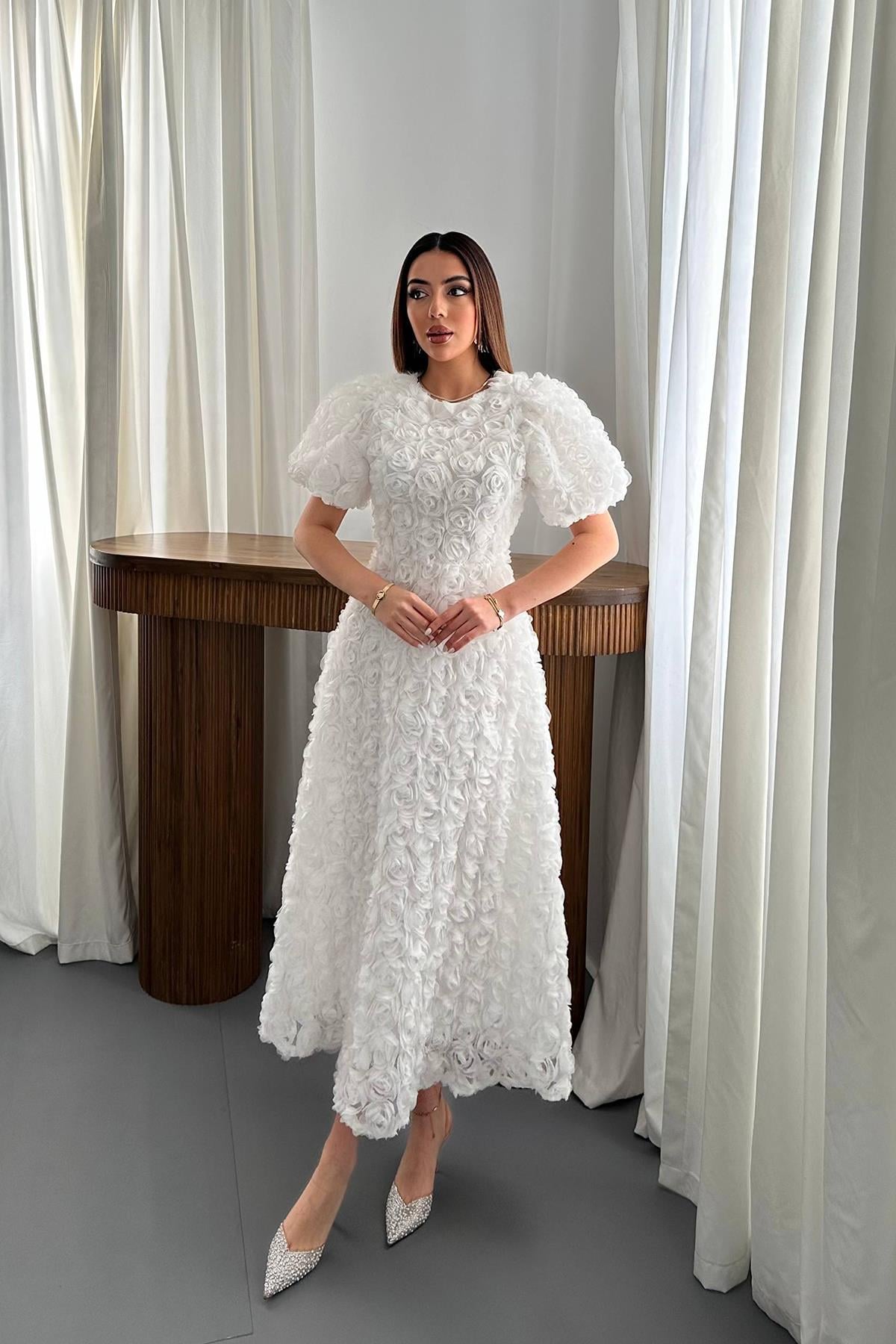 Beyaz Zarif Fit & Flare Midi Elbise