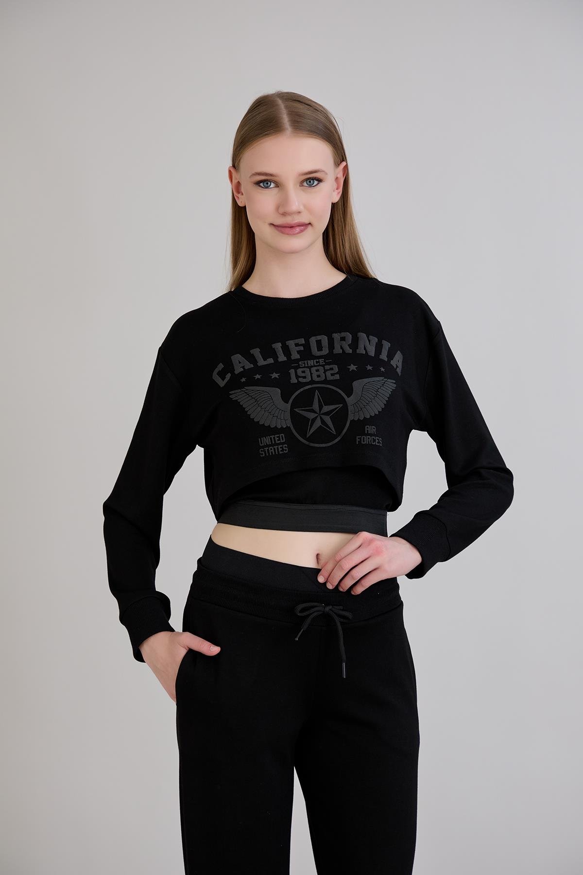 Siyah Crop Top Yazı Baskılı - Spor Gündelik