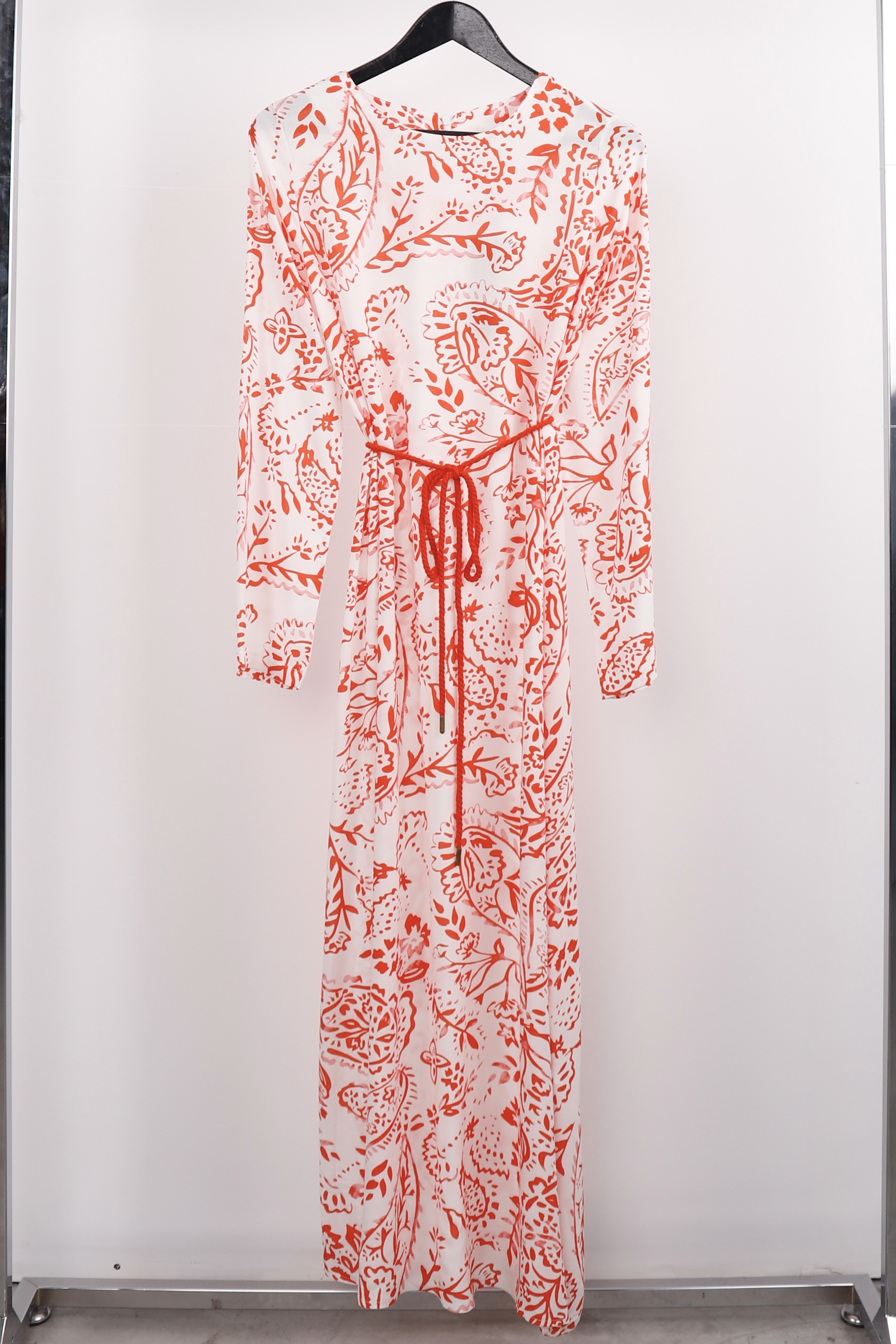 Elegant Beyaz Paisley Desenli Fit & Düz Elbise