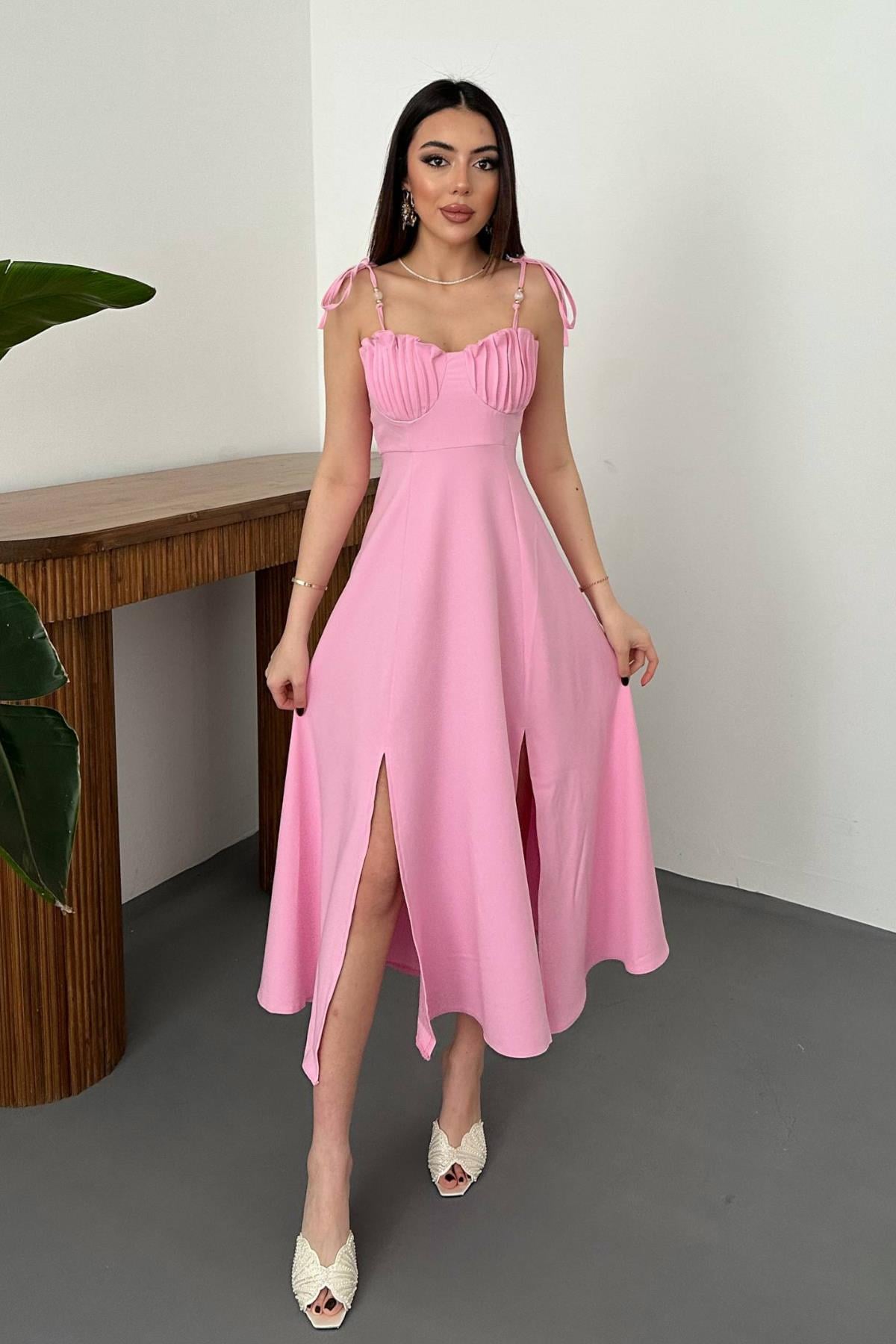 Pembe Fit & Flare Elbise Kalp Yaka Detaylı
