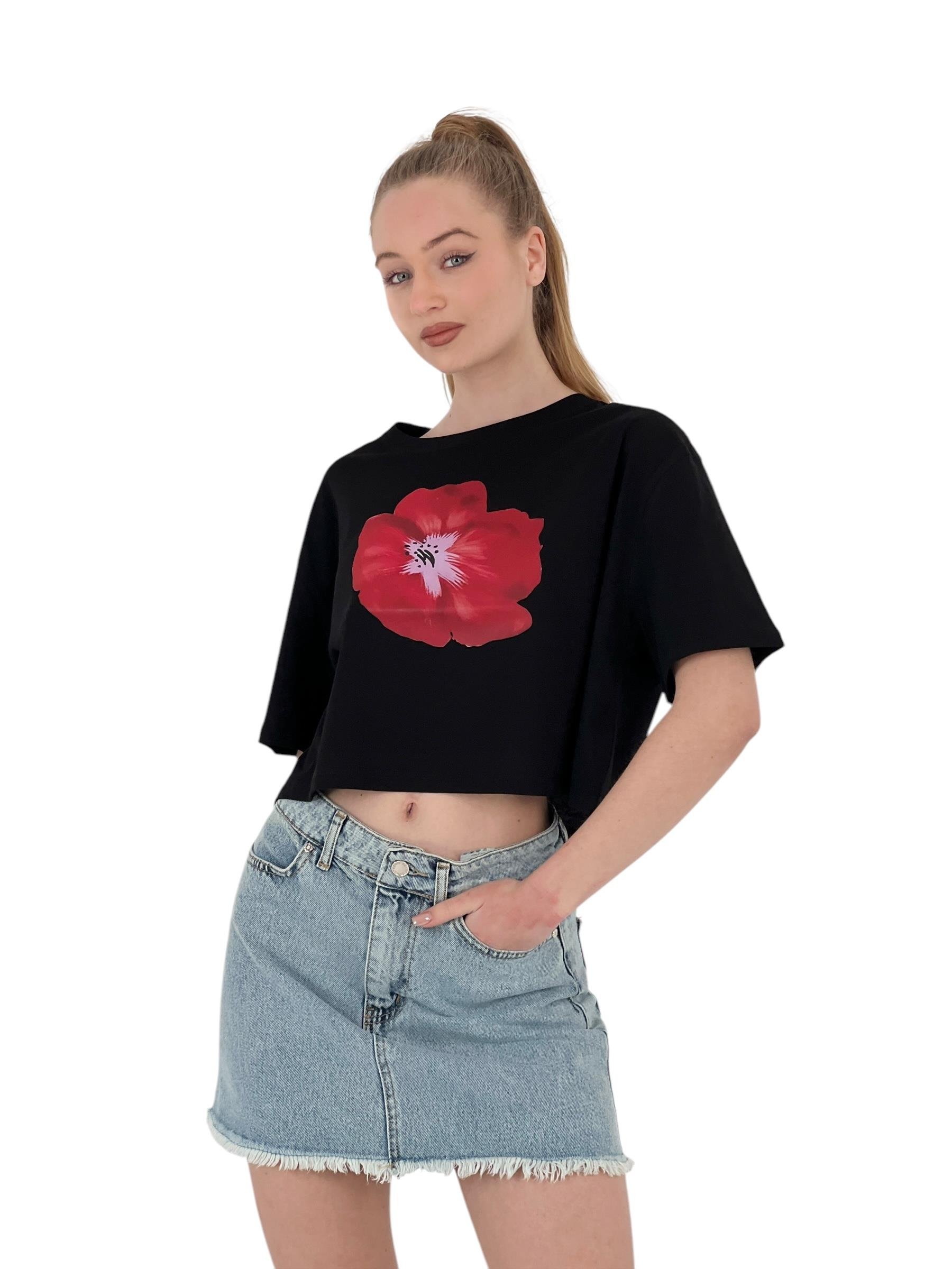 Oversize Gül Baskılı Kısa Siyah Crop Tişört