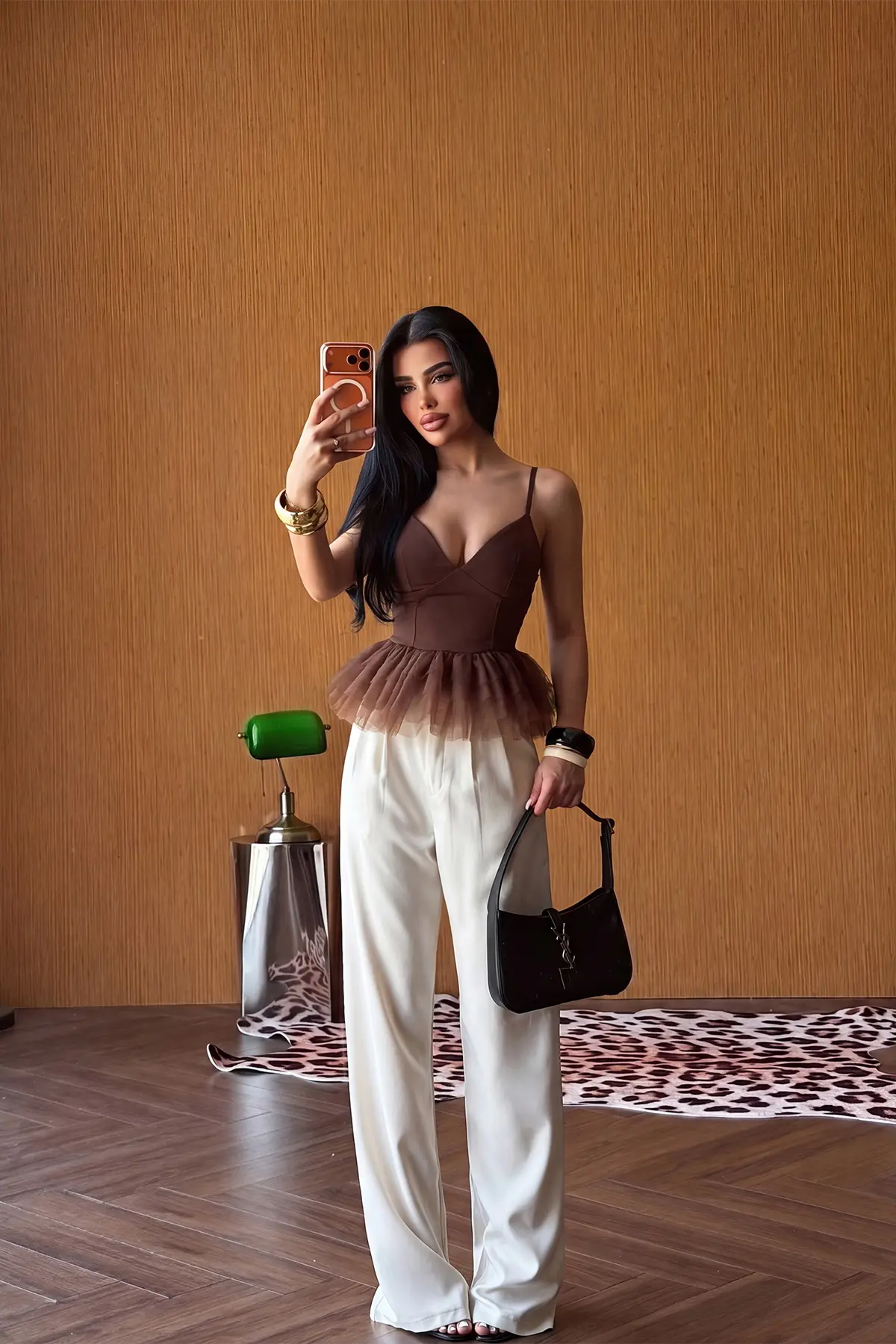 Kahverengi Seksi Ekstra Dar Kalıp Crop Top İle Kalp Yaka