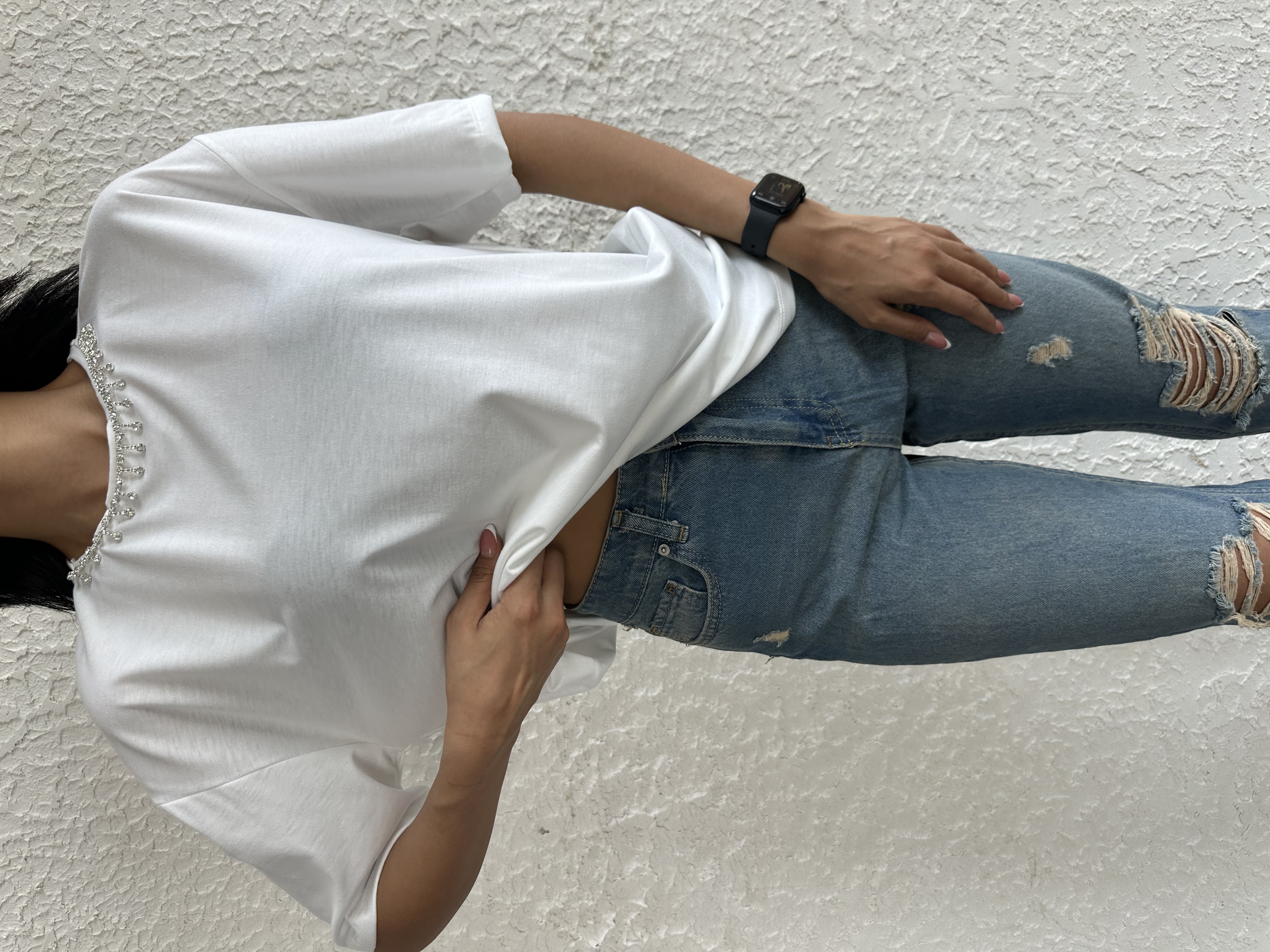 Yakası Taşlı T-shirt