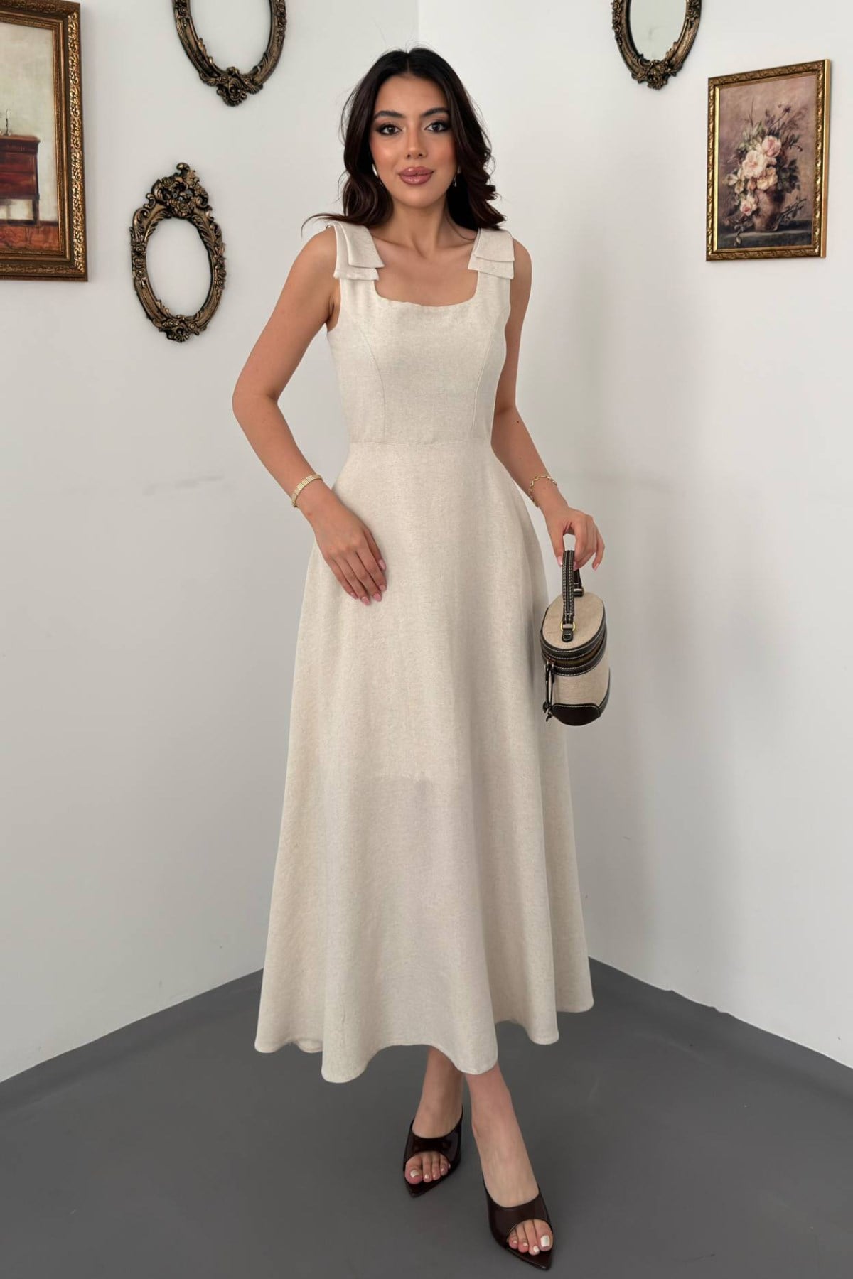 Zarif Bej Fit & Flare Elbise Kare Yaka İle