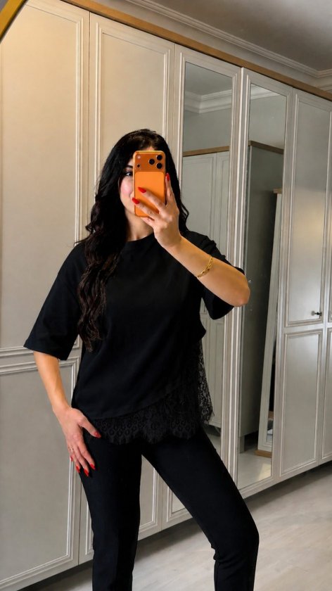 Siyah Bluz Yarım Kol Ve Bisiklet Yakalı