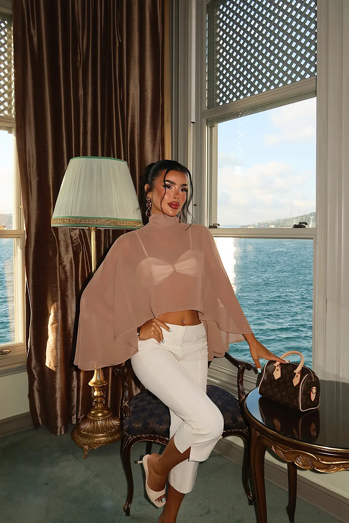Bej Zarif Crop Bluz Pelerin Kollu