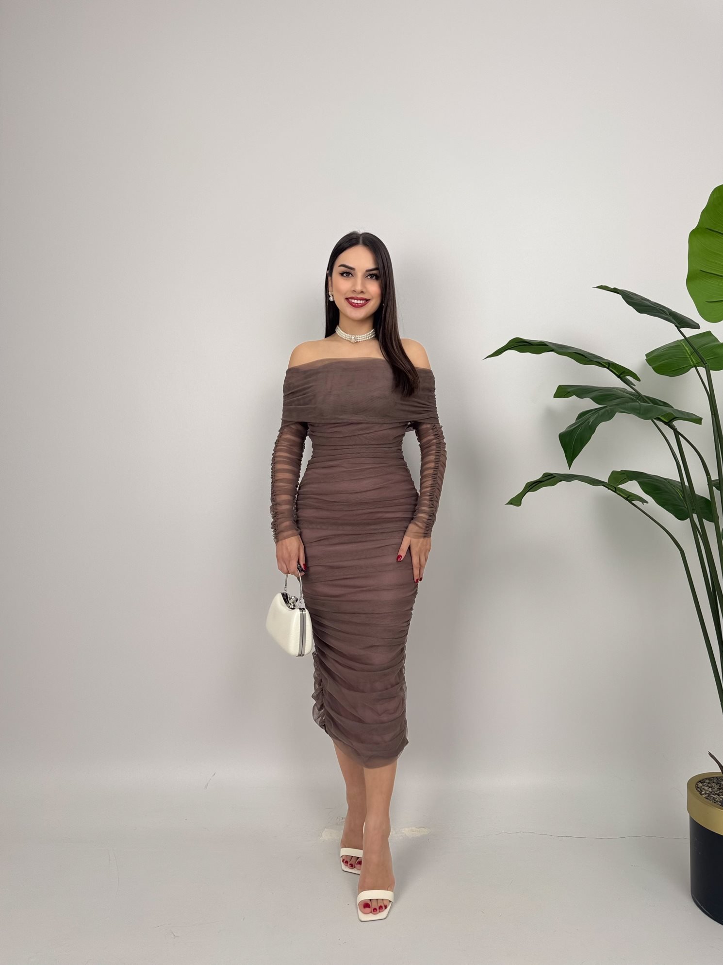 Kahverengi Zarif Bodycon Elbise Omzu Açık Yakalı