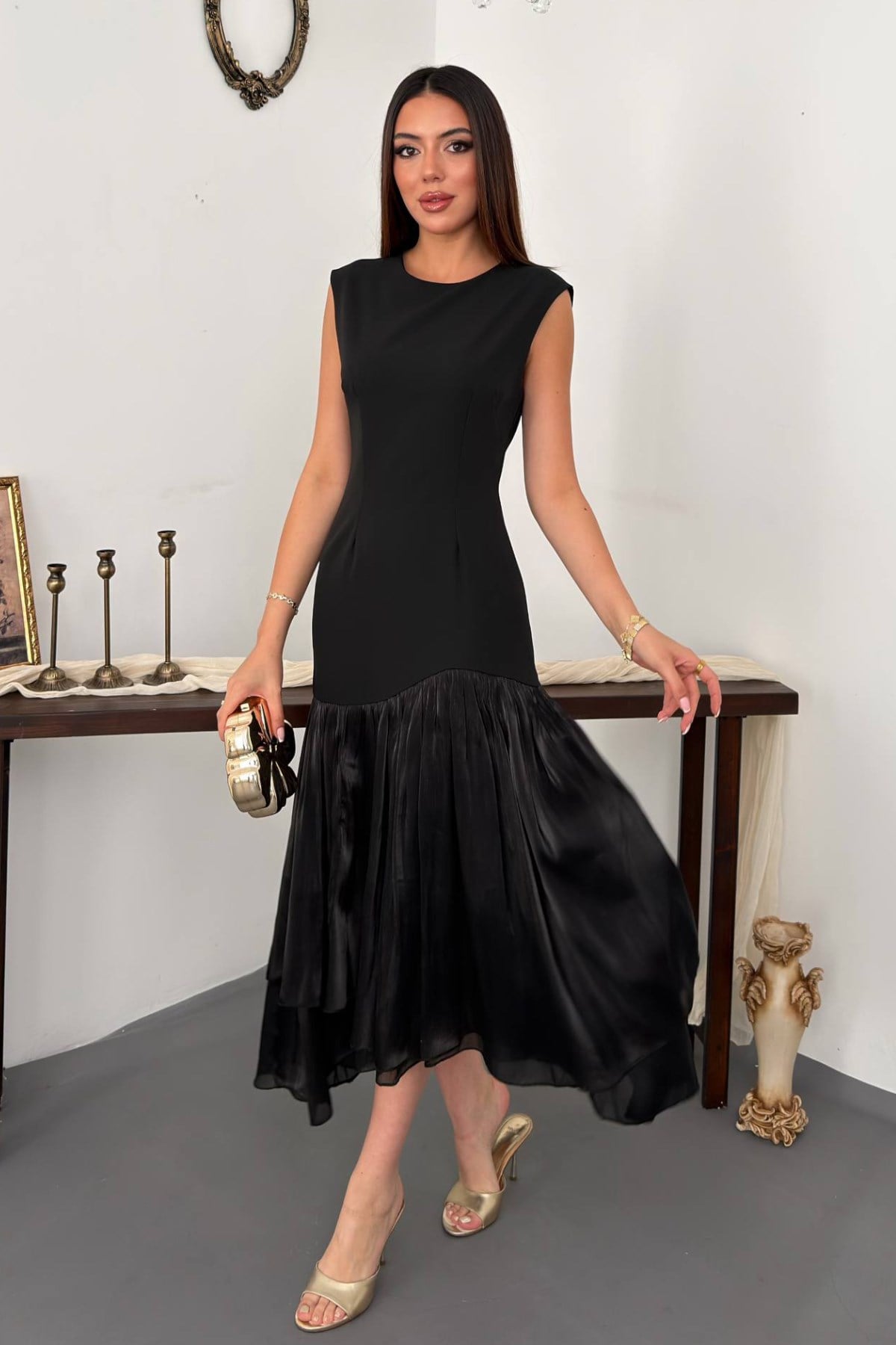 Siyah Zarif Fit & Flare Midi Elbise
