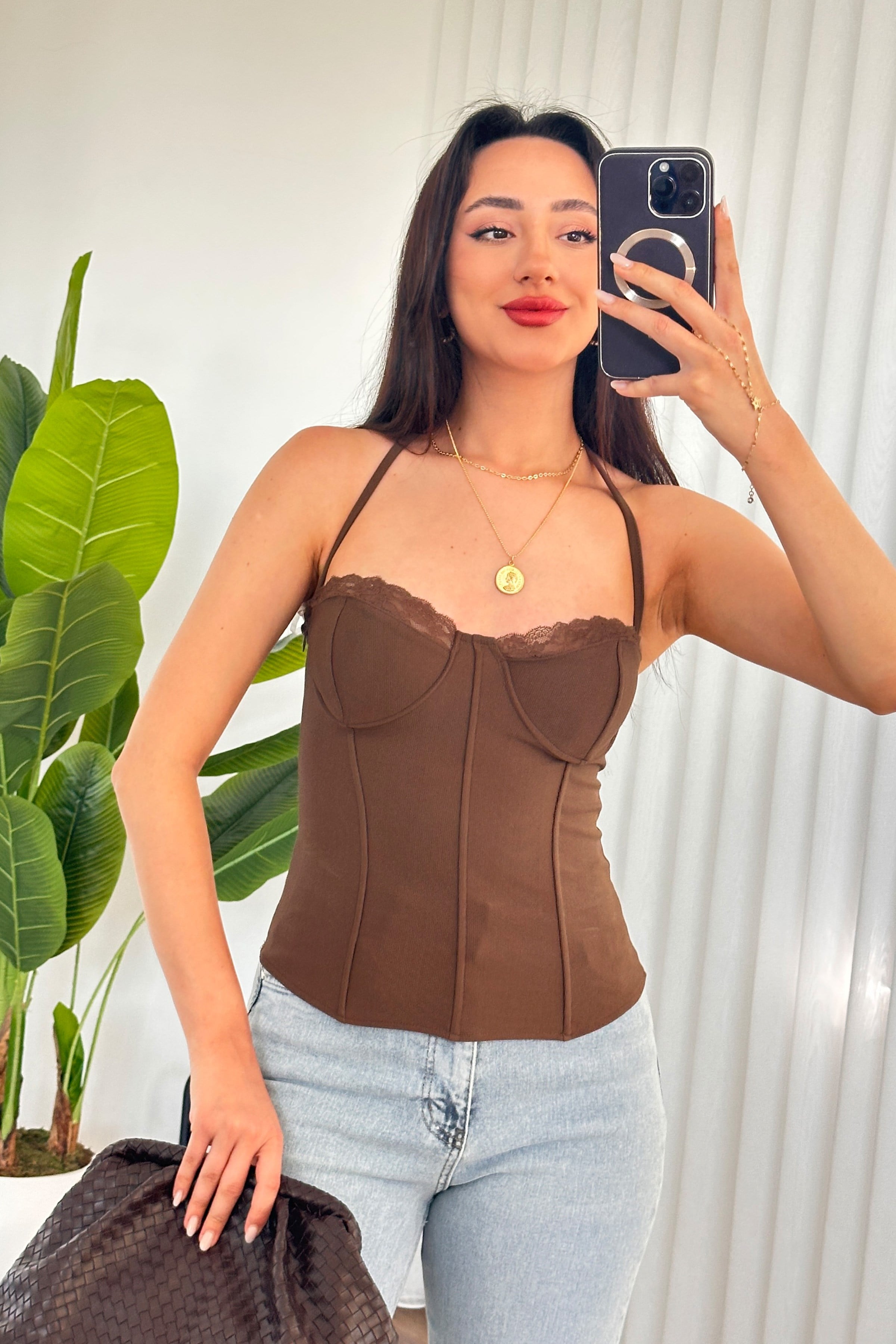 Kahverengi Seksi Ekstra Dar Kalıp Halter Yaka Bluz