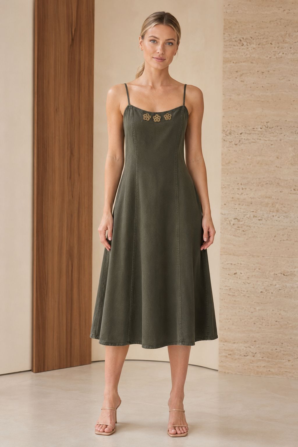 Haki Kolsuz Slip Midi Elbise Kare Yaka İle