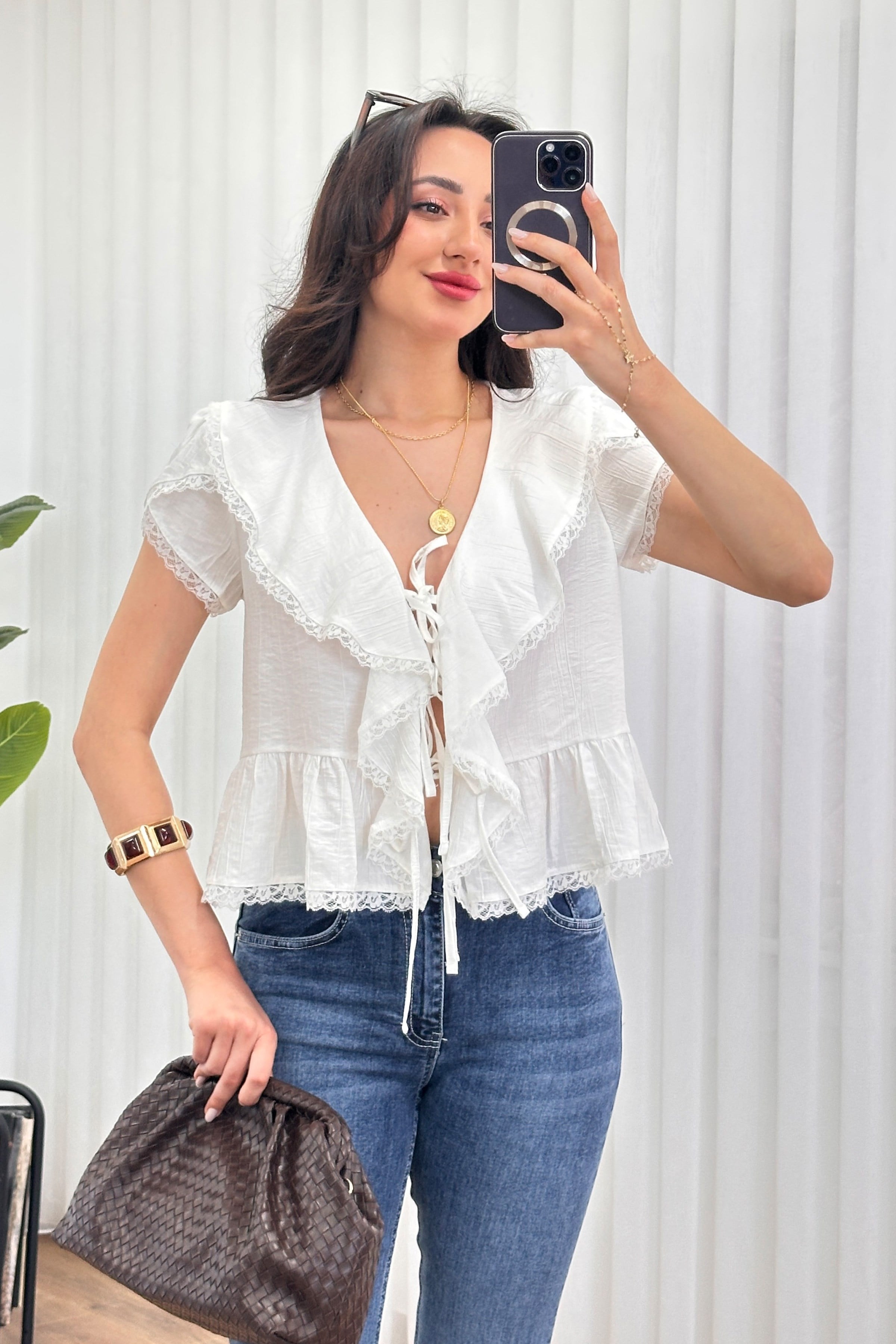 Beyaz Boho Fırfırlı Kol V Yaka Bluz