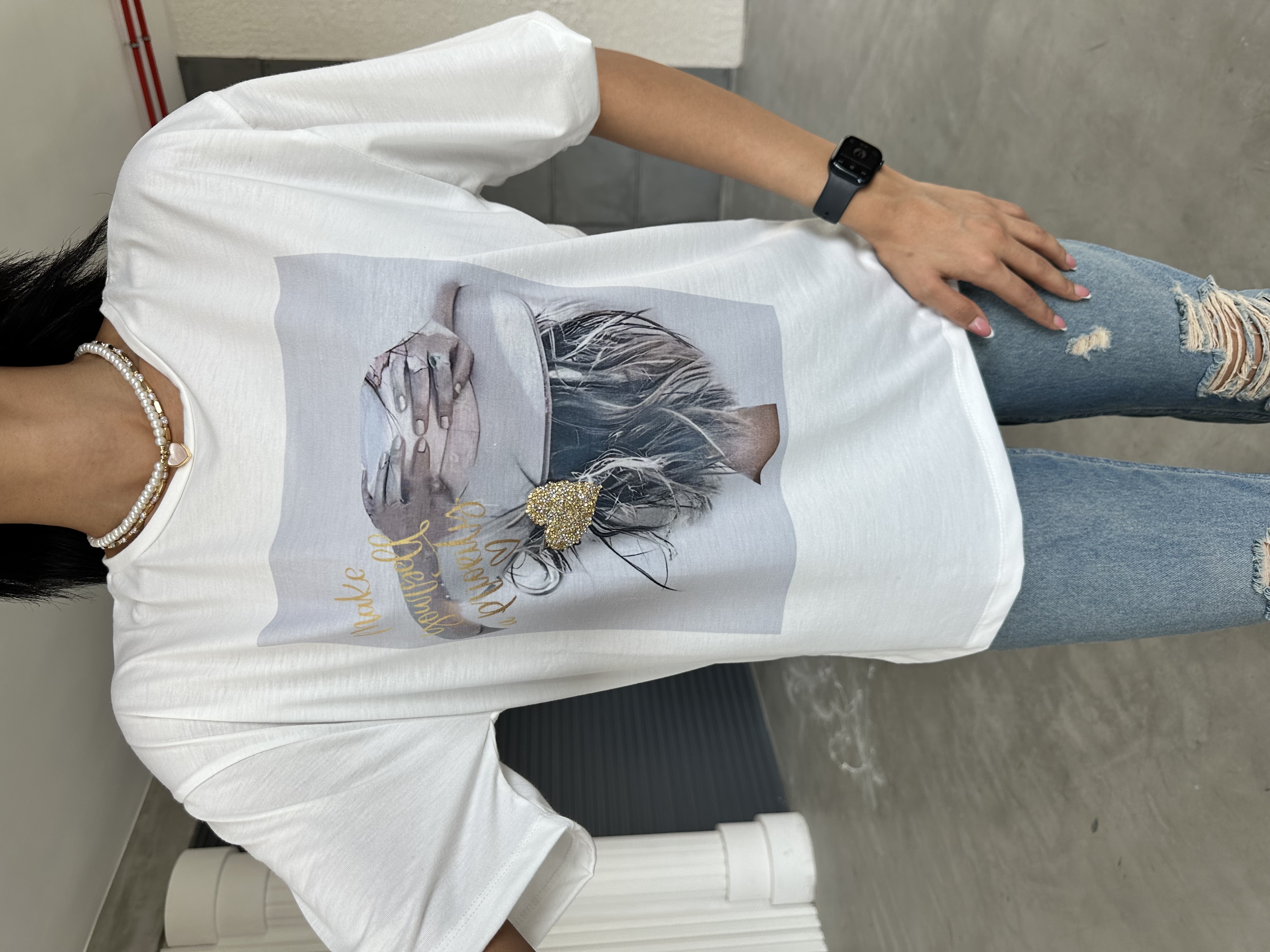 Şapkalı Kız Baskılı Taşlı T-shirt