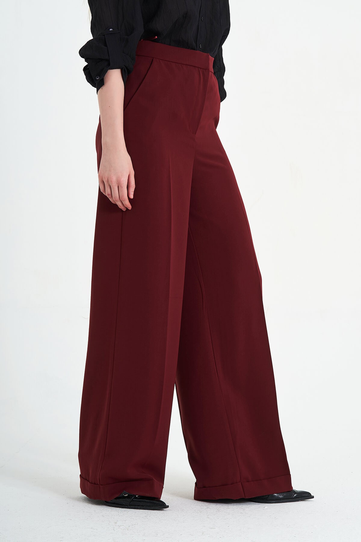 Ütü İzli Düz Paça Pantolon