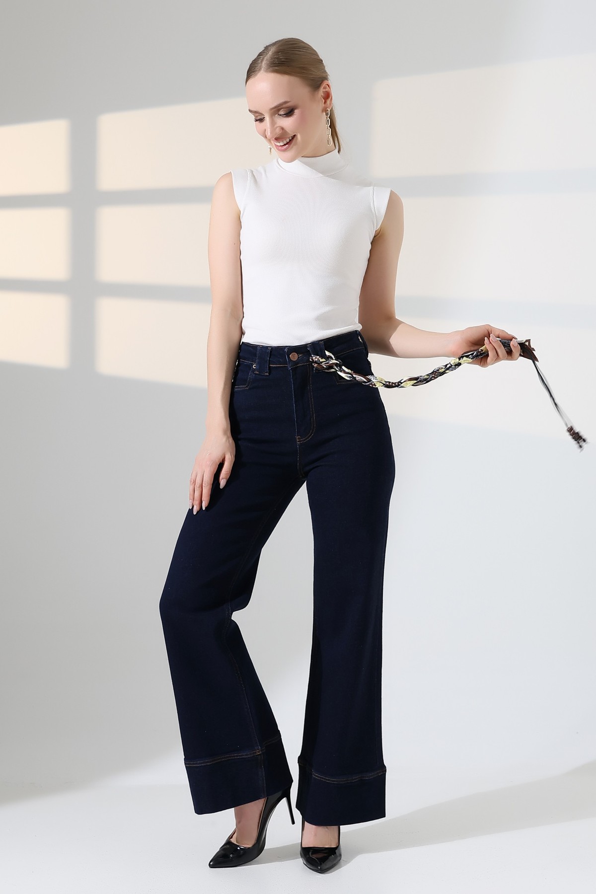 Lacivert Palazzo Pantolon Yüksek Bel Ve Geniş Paçalı (Navy Blue Palazzo Pants With High Waist And Wide Leg)