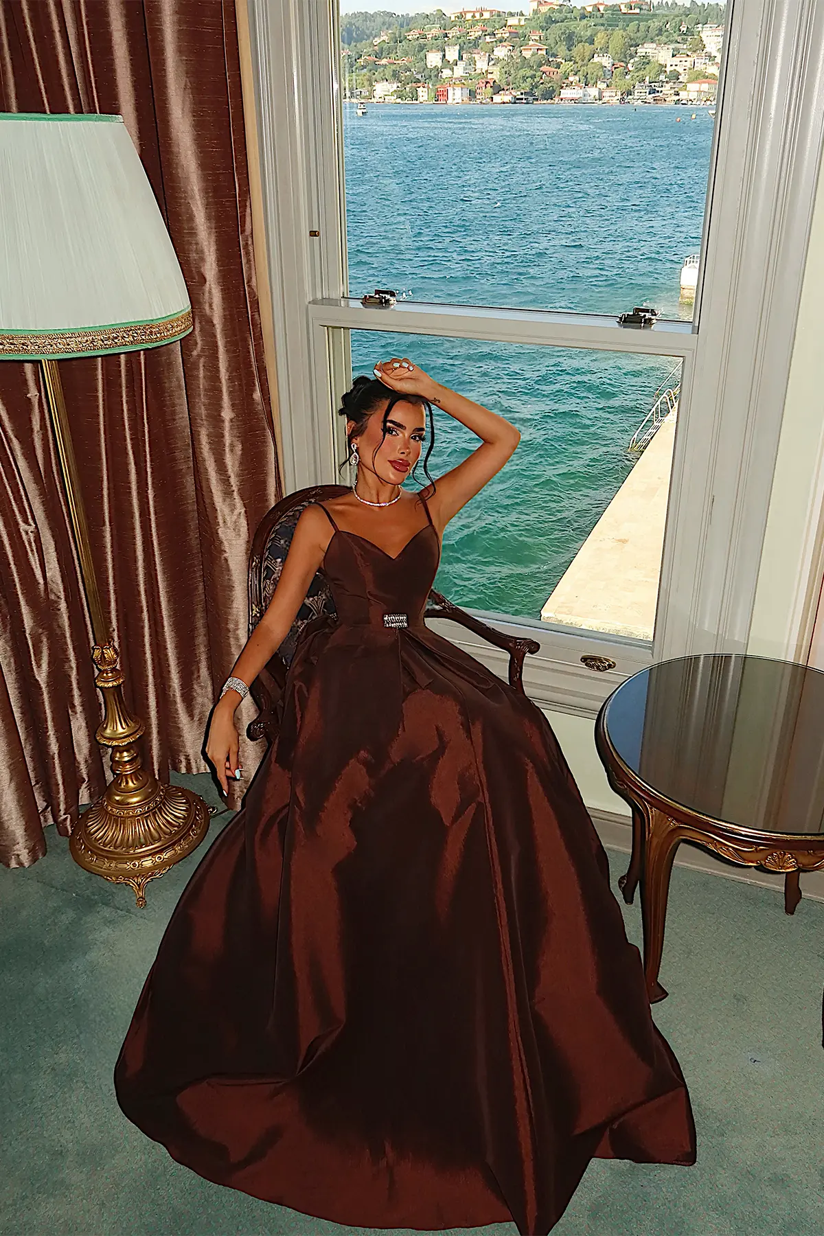 Zarif Kahverengi Kolsuz Fit And Flare Elbise