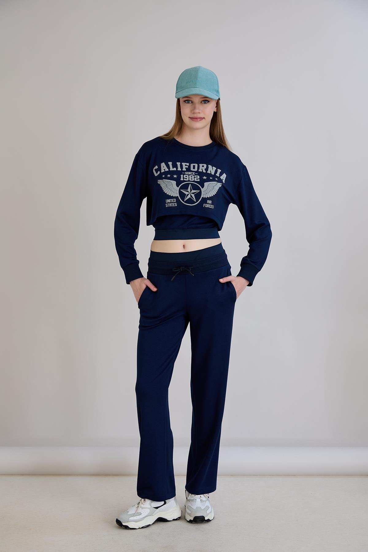Lacivert Crop Top Yazı Baskılı - Uzun Kol