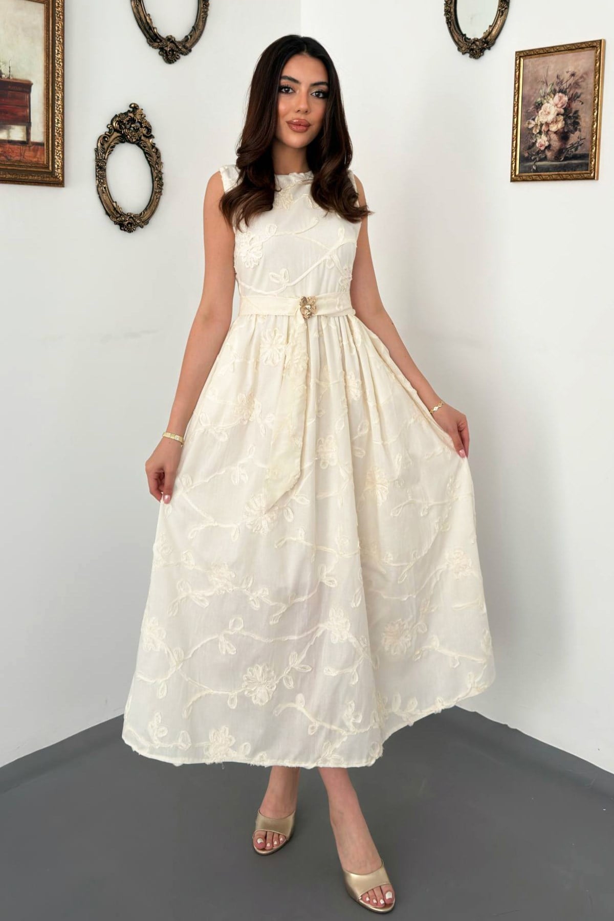 Şık Bej Fit & Flare Elbise