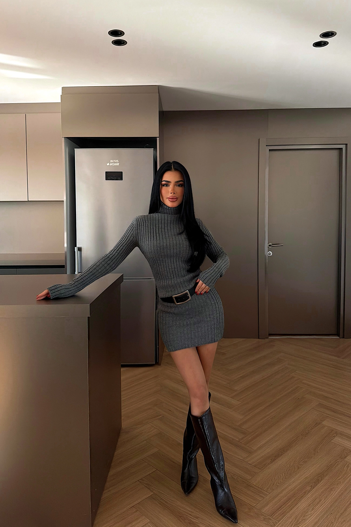 Seksi Gri Bodycon Mini Elbise Boğazlı