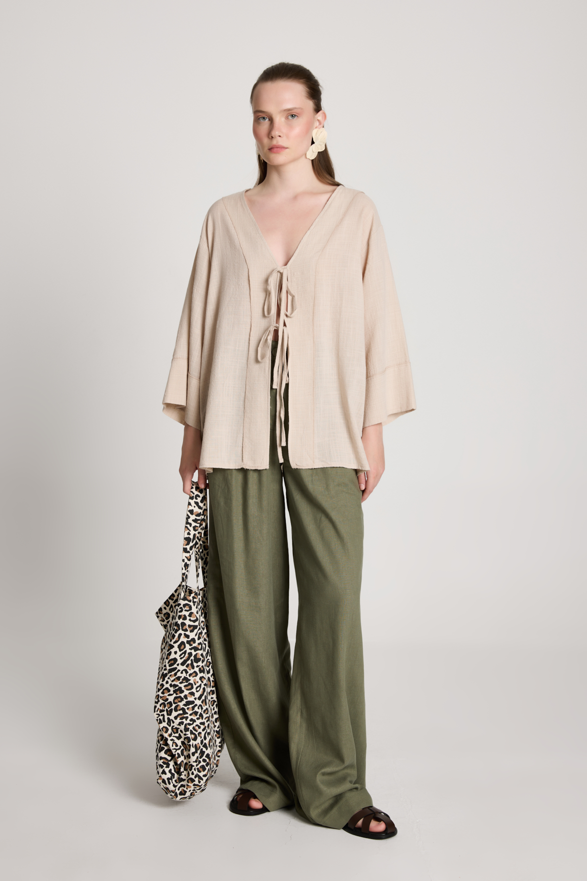Bej Kimono Bol Kesim Ve V Yaka