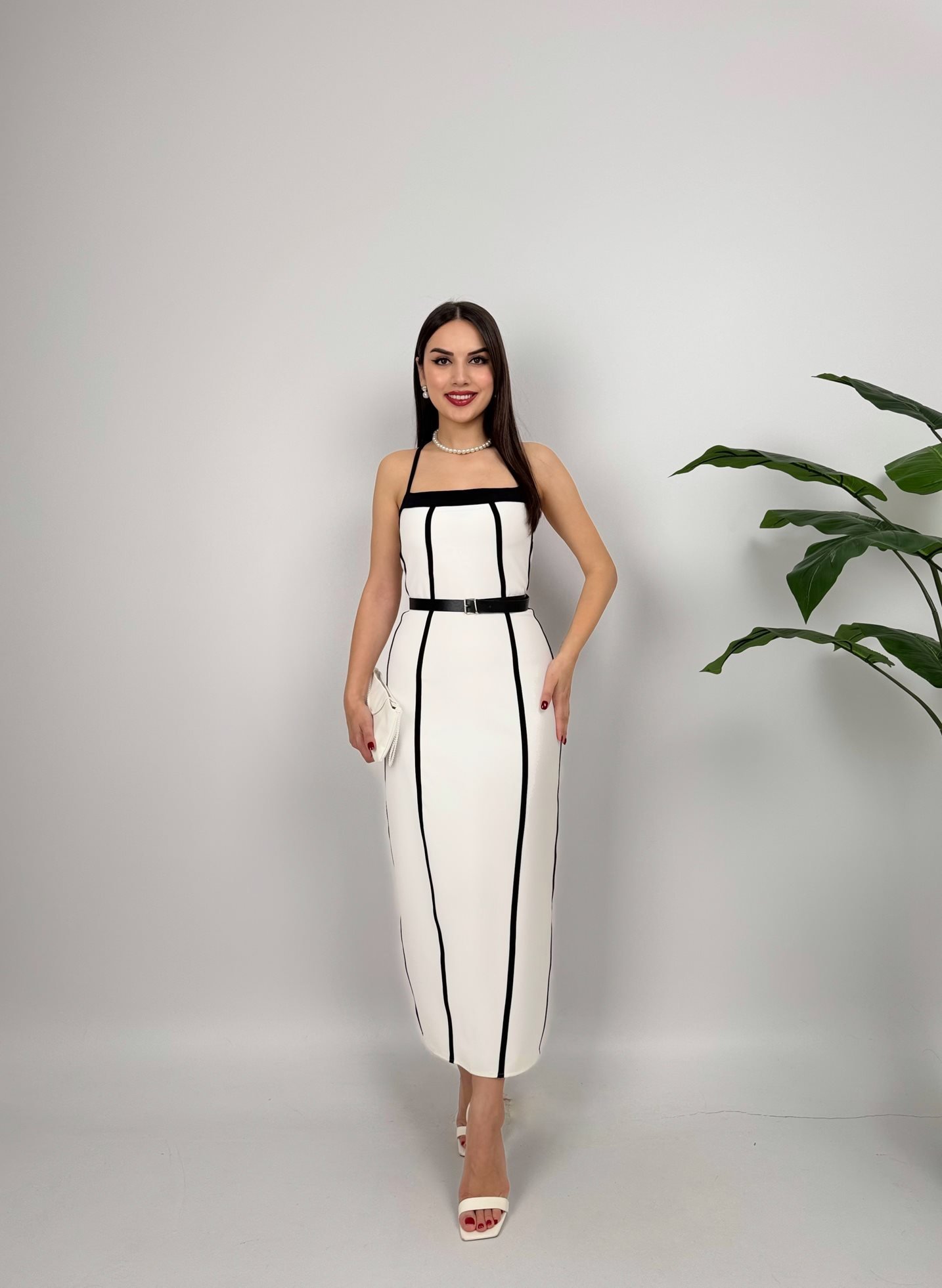 Beyaz Zarif Kolsuz Bodycon Elbise