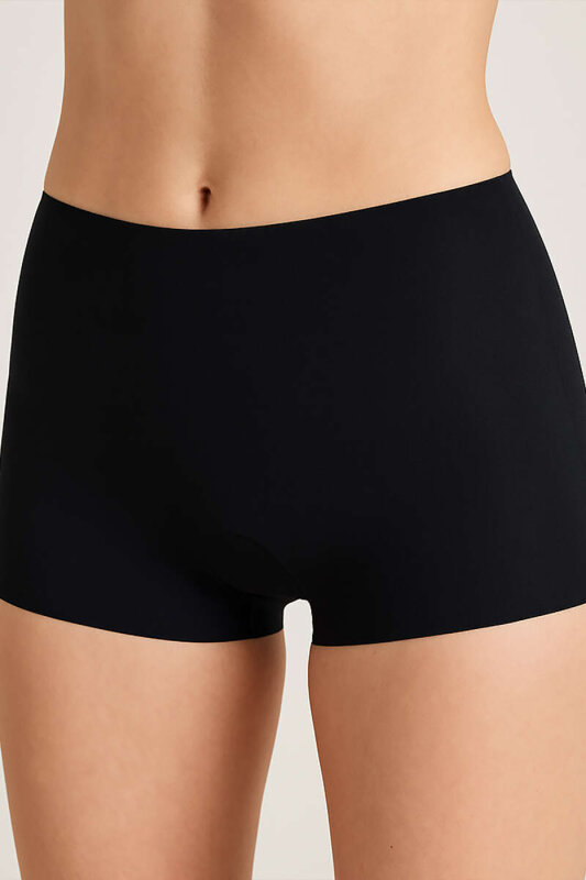 Siyah Lazer Kesim İz Yapmaz Short