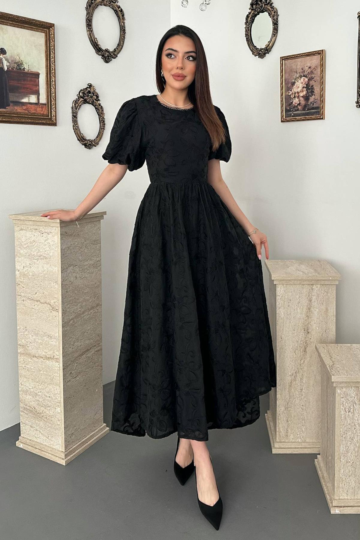 Siyah Çiçekli Fit & Flare Midi Elbise