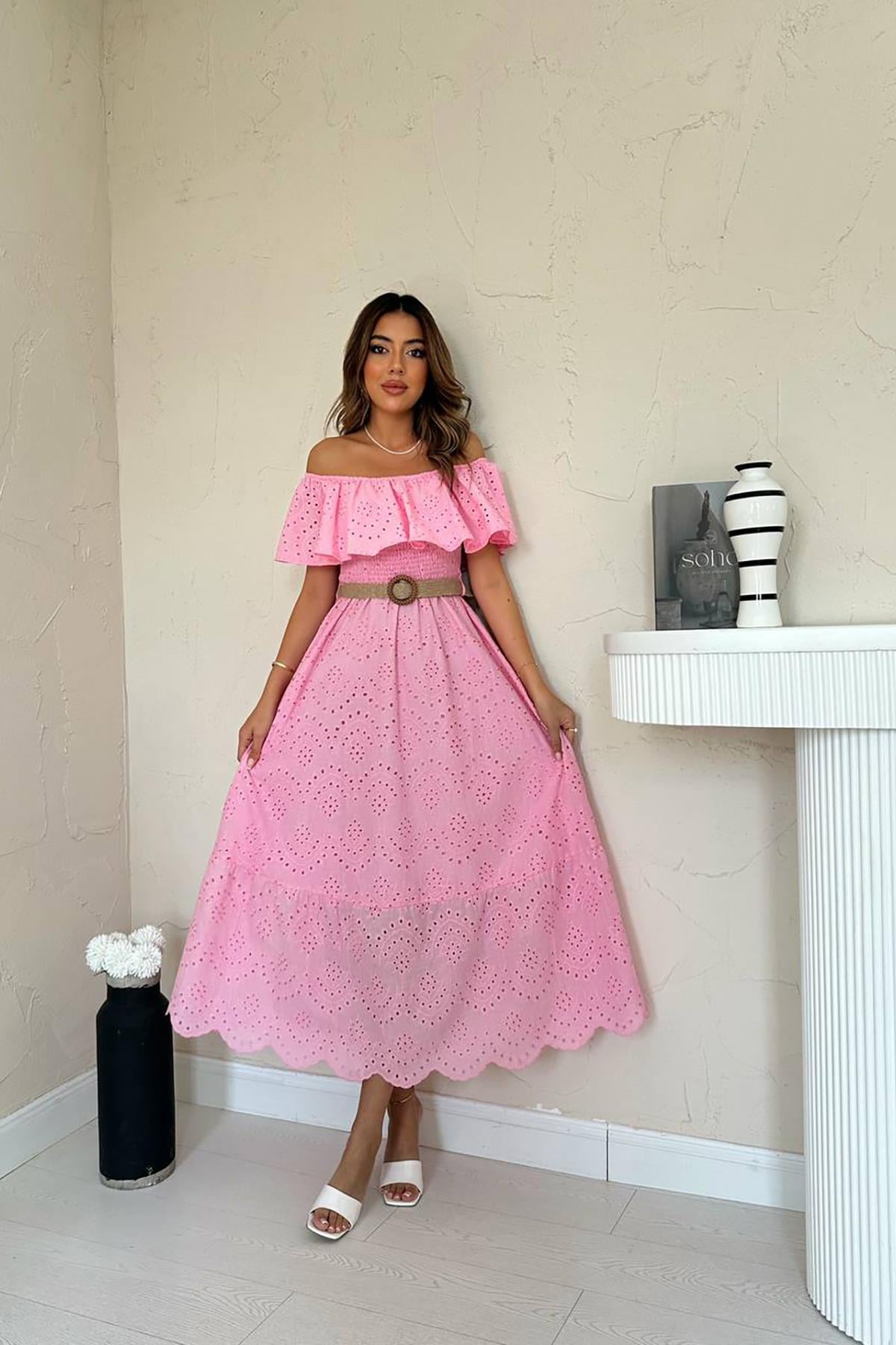 Omzu Lastikli Brode Elbise - Pembe