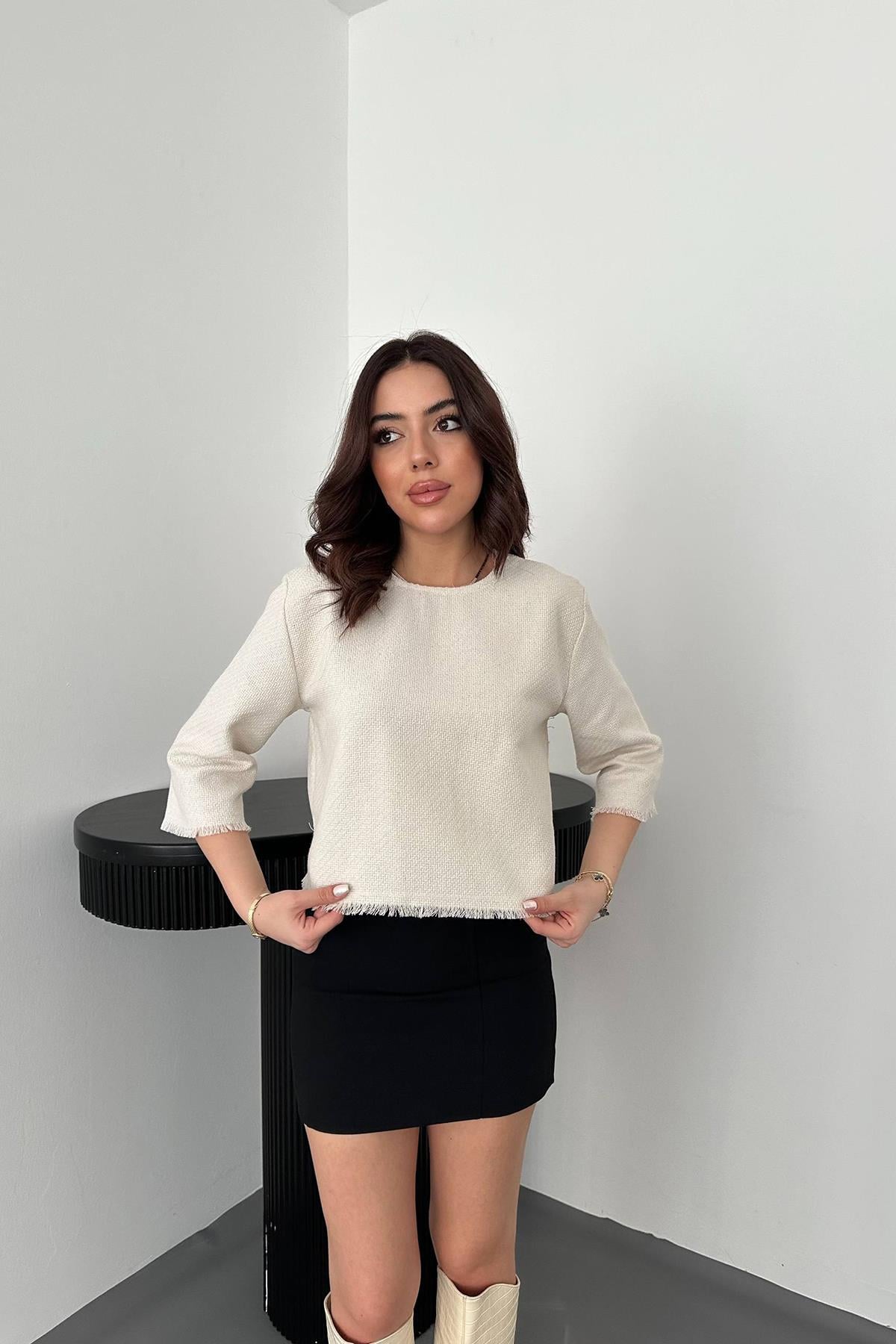 Püskül Detaylı Bluz - Beyaz