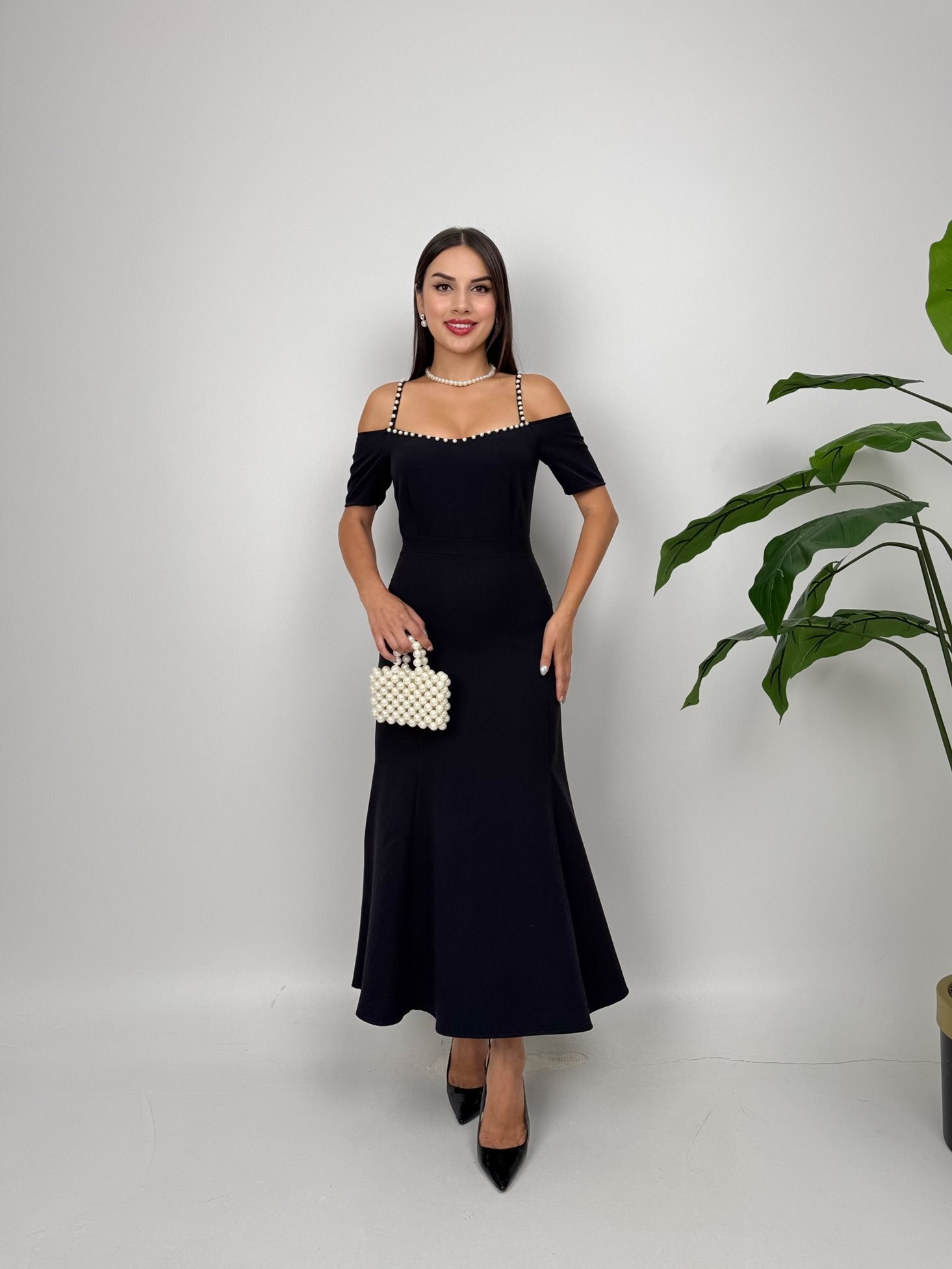 Zarif Siyah Fit & Flare Maksi Elbise