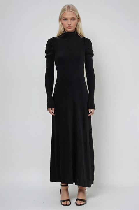 Zarif Siyah Fit & Flare Yer Hizasında Elbise