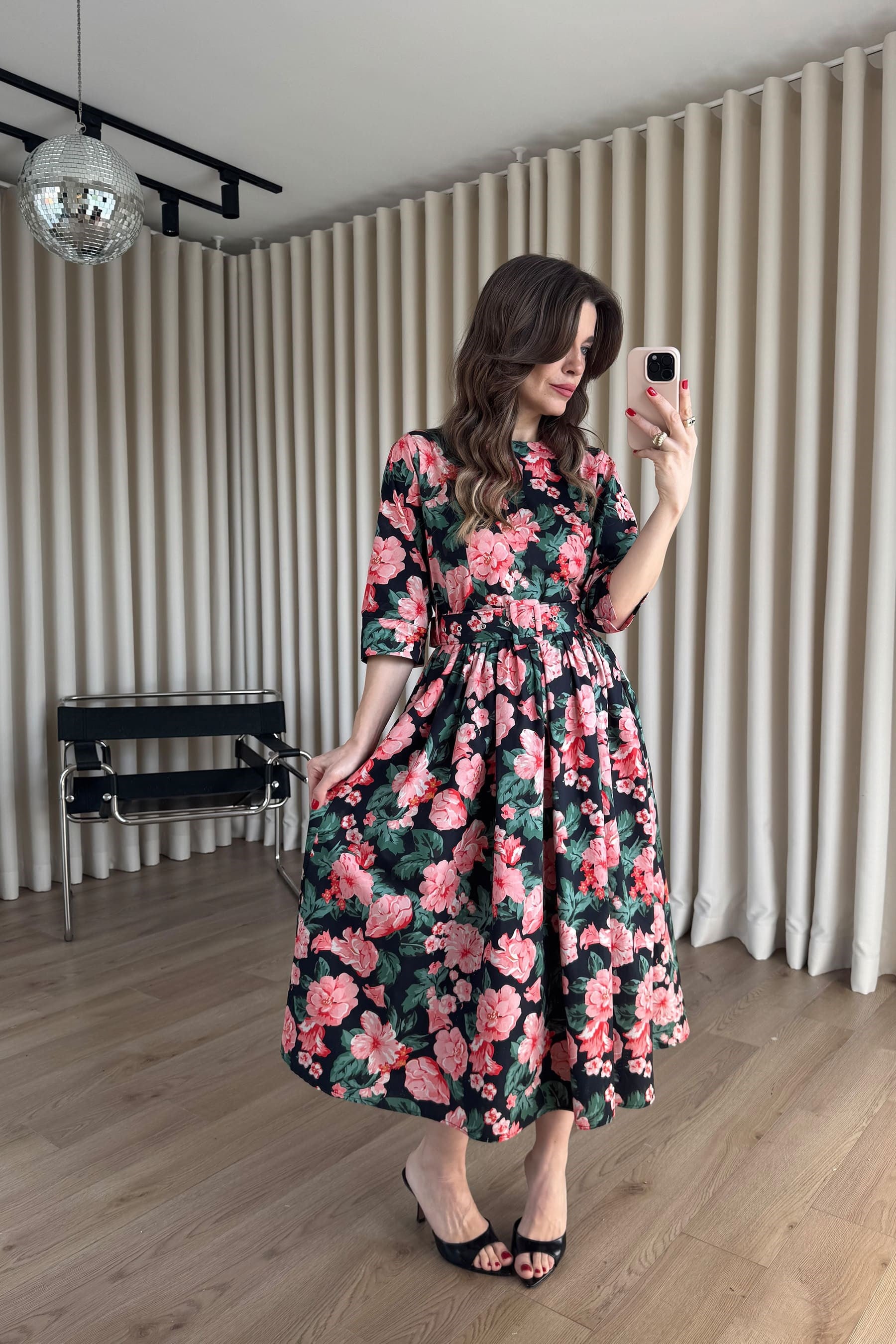 Siyah Fit And Flare Midi Elbise Çiçekli Desenli