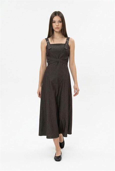 Kahverengi Slip Elbise  Kare Yaka Ve Japone Kollu