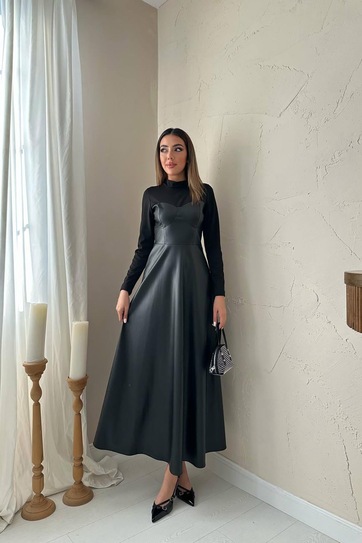 Siyah Zarif Tesettür Fit & Flare Yer Hizasında Elbise