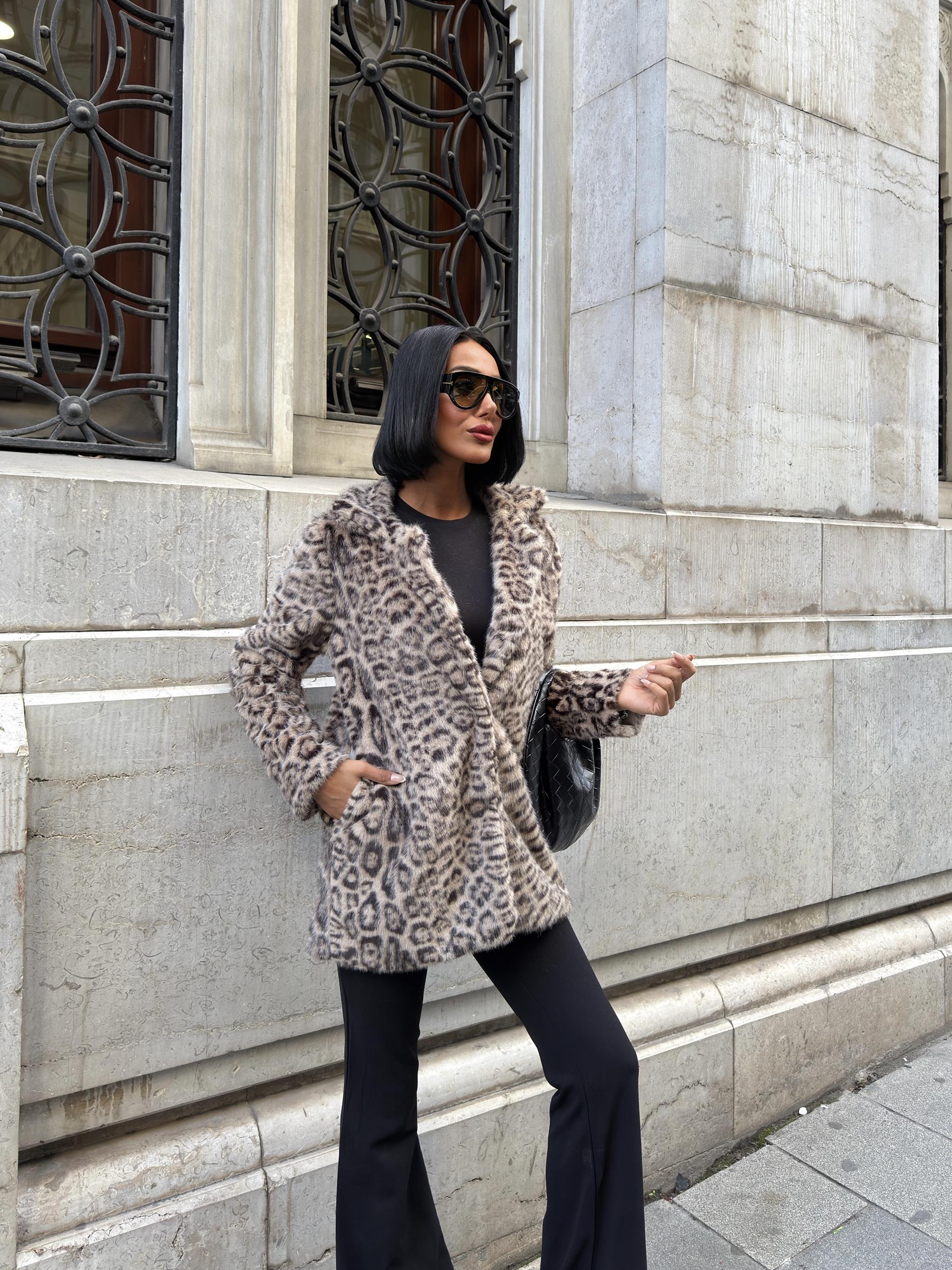 Hayvan Baskılı  Çok Renkli Kürk Kaban Çentikli Yaka İle