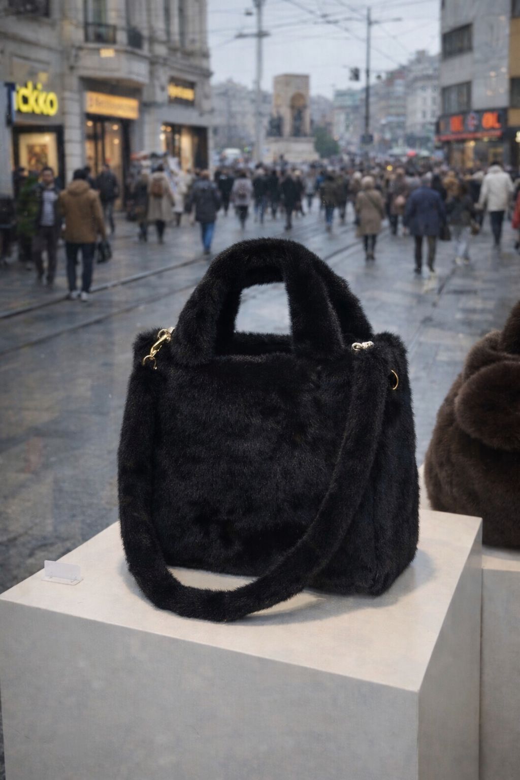 Peluş  El Ve Omuz Çantası 28x23x11 Cm - Siyah