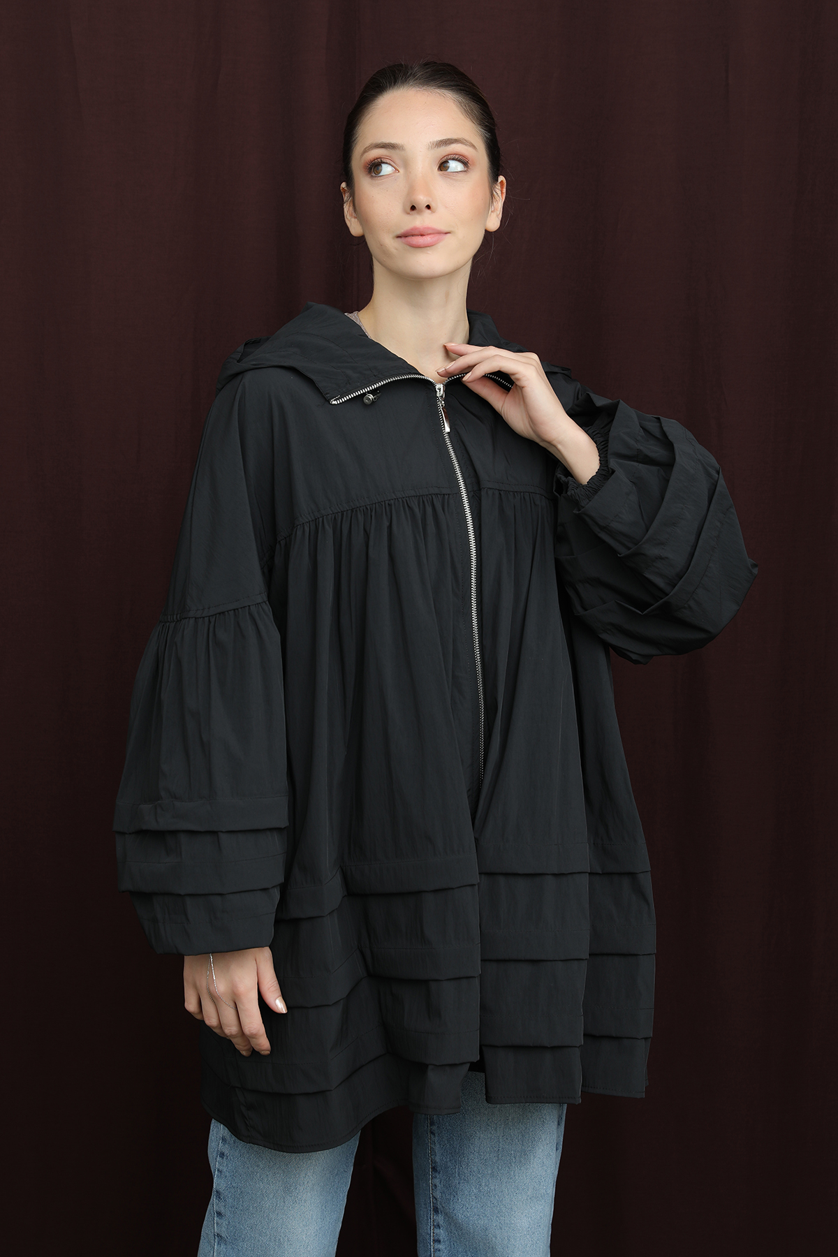 Siyah Oversized Kapüşonlu Şişme Kaban
