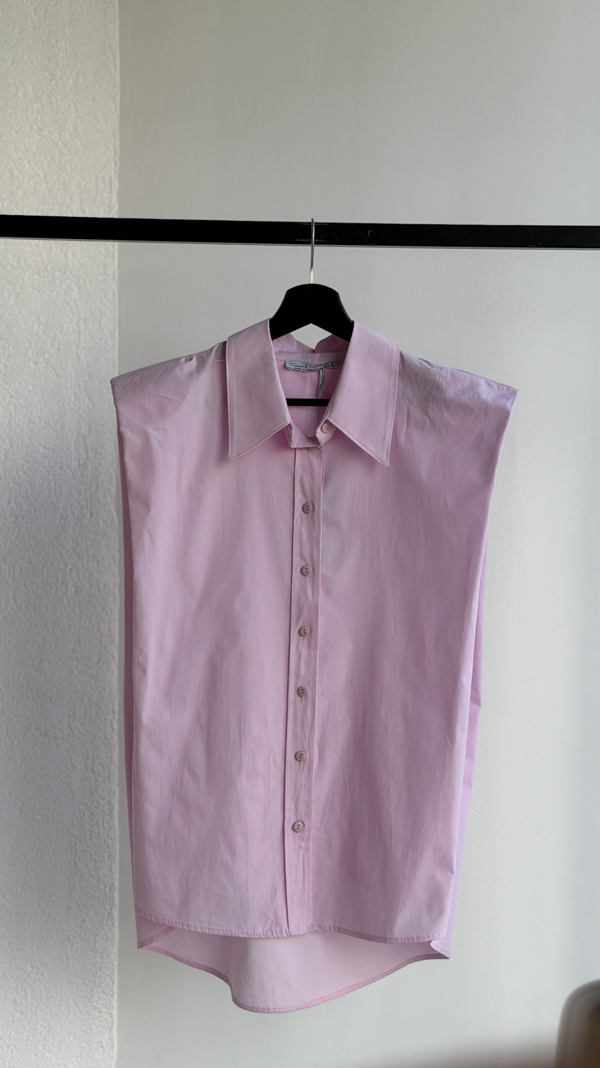 Pembe Kolsuz Düğmeli Gömlek Çentikli Yakayla