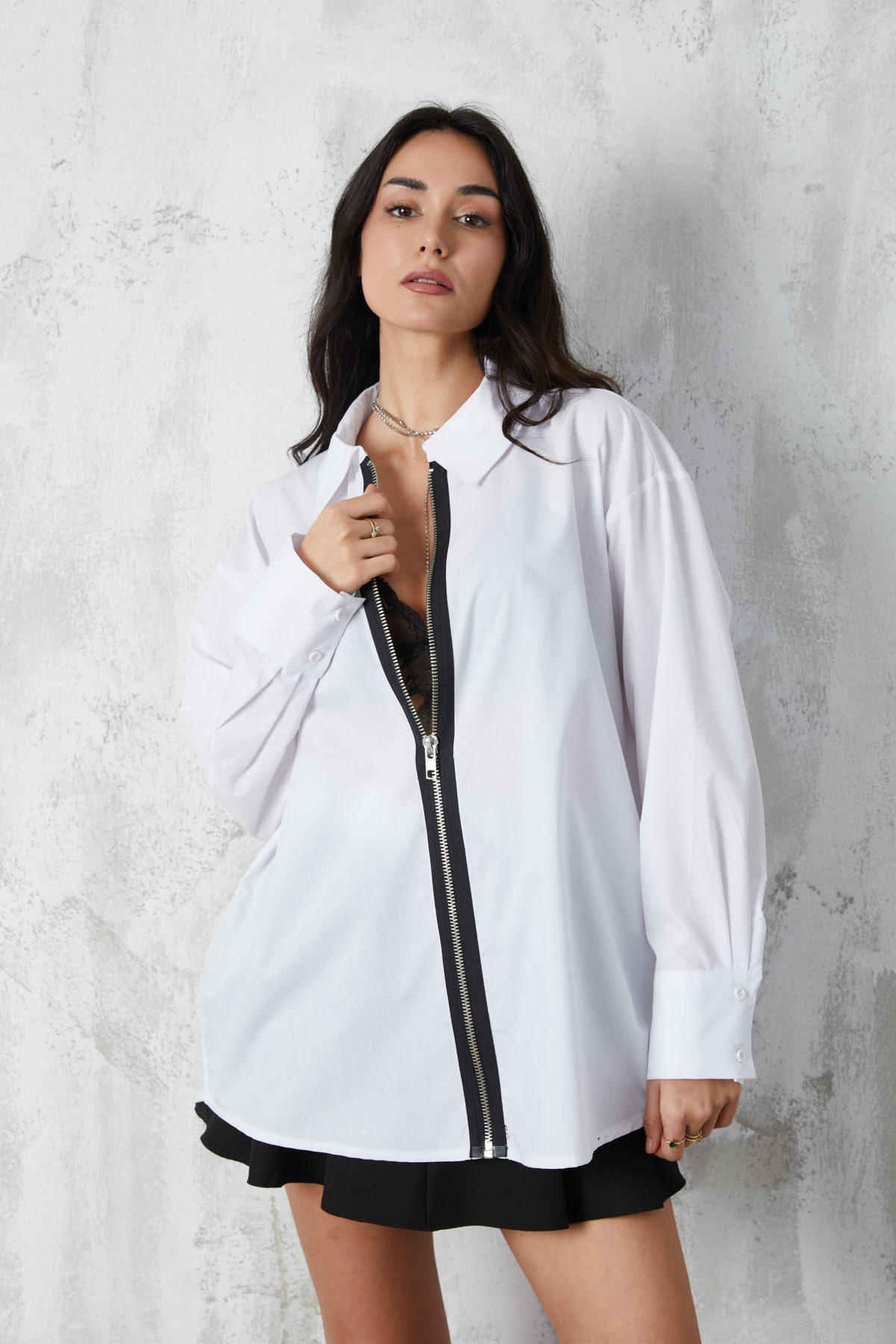Beyaz Fermuar Detaylı Oversize Poplin Gömlek