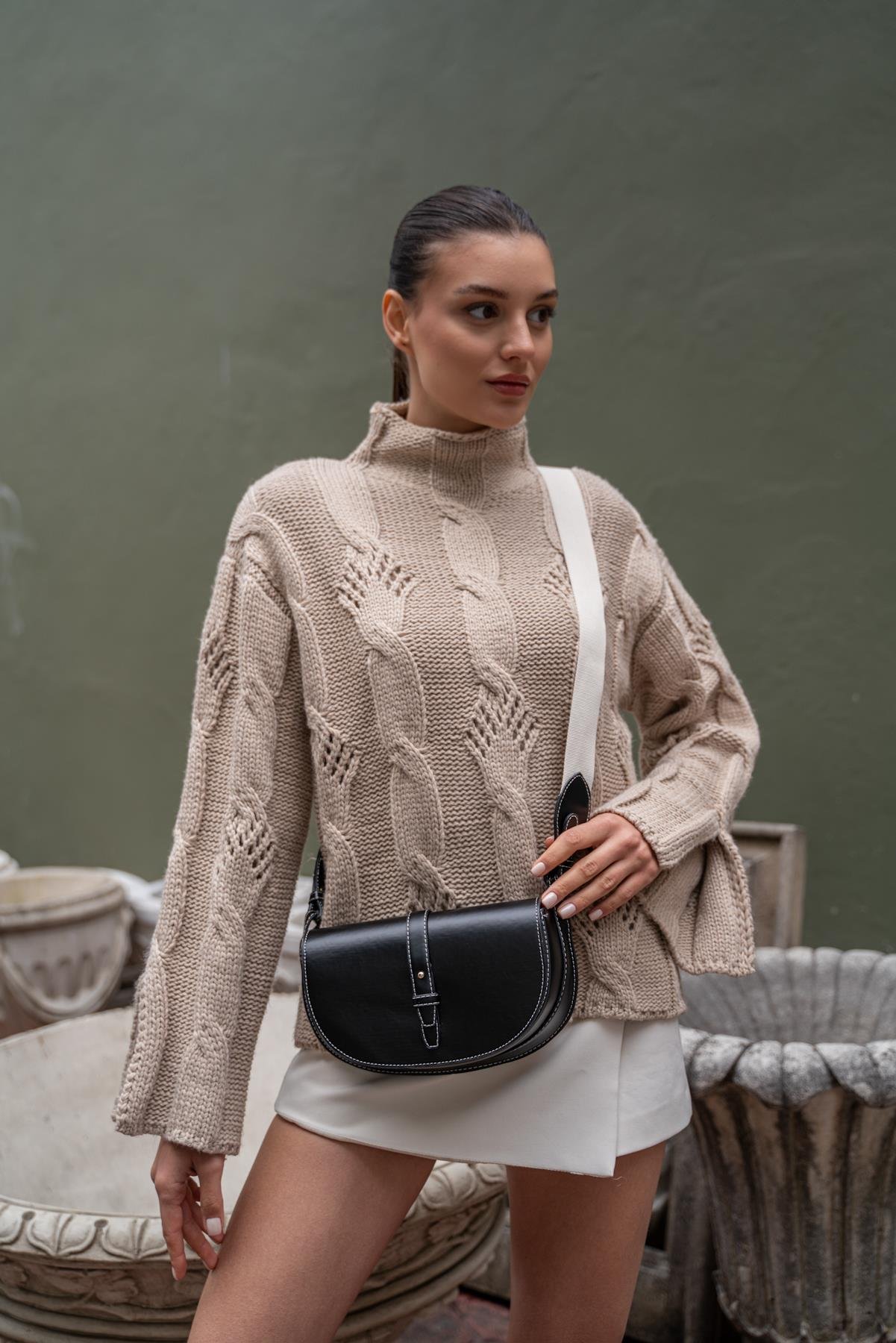 Vanessa Üst Dikiş Detaylı Çapraz  Askılı Çanta - Siyah