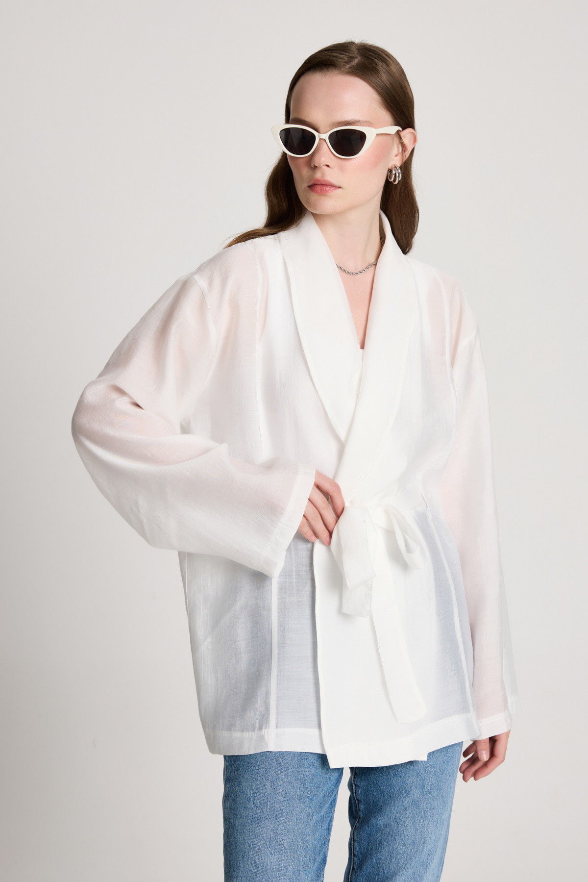 Beyaz Kimono Şal Yaka Ve Bağlamalı Kapatma