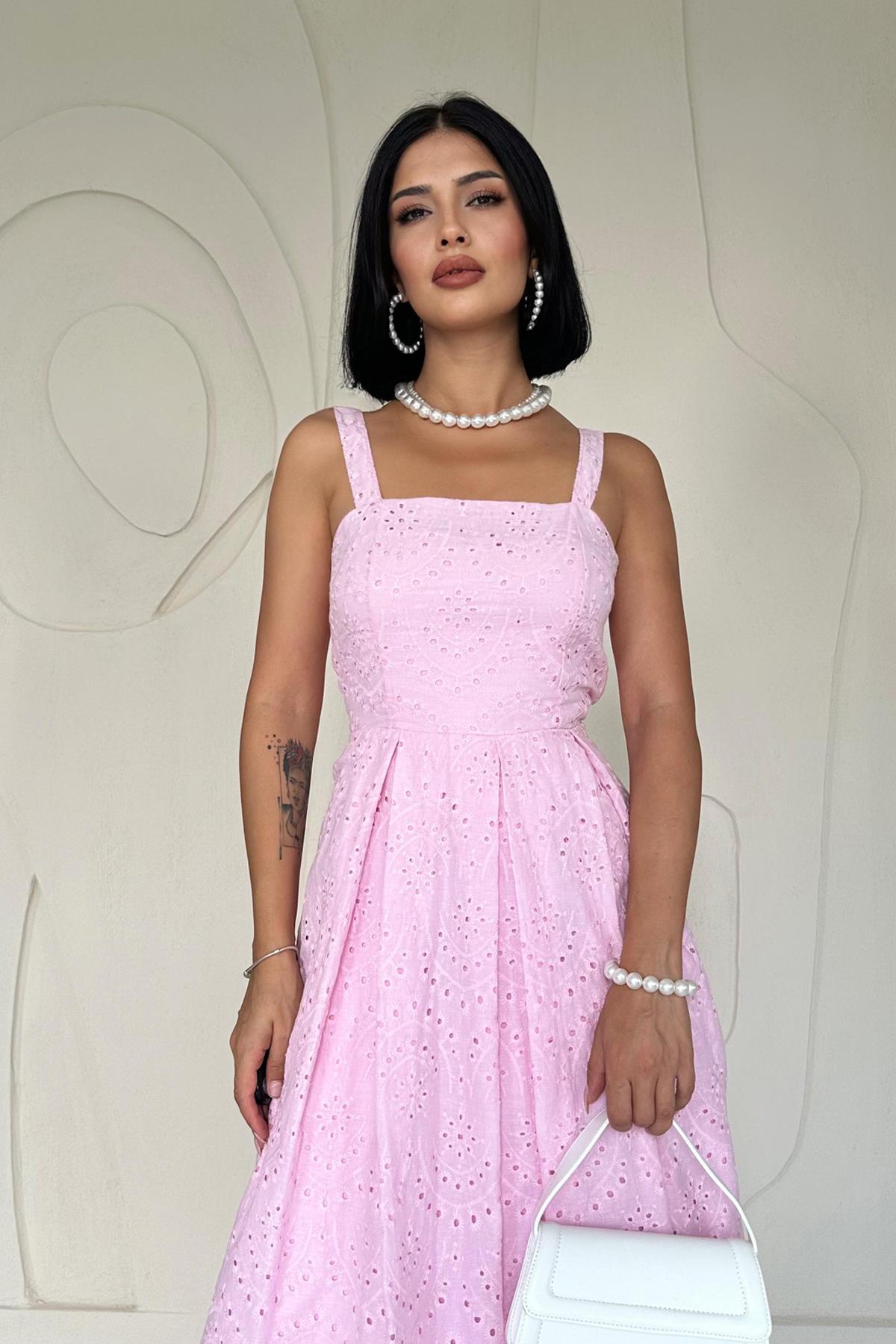 Askılı Aparatlı Brode Elbise - Pembe