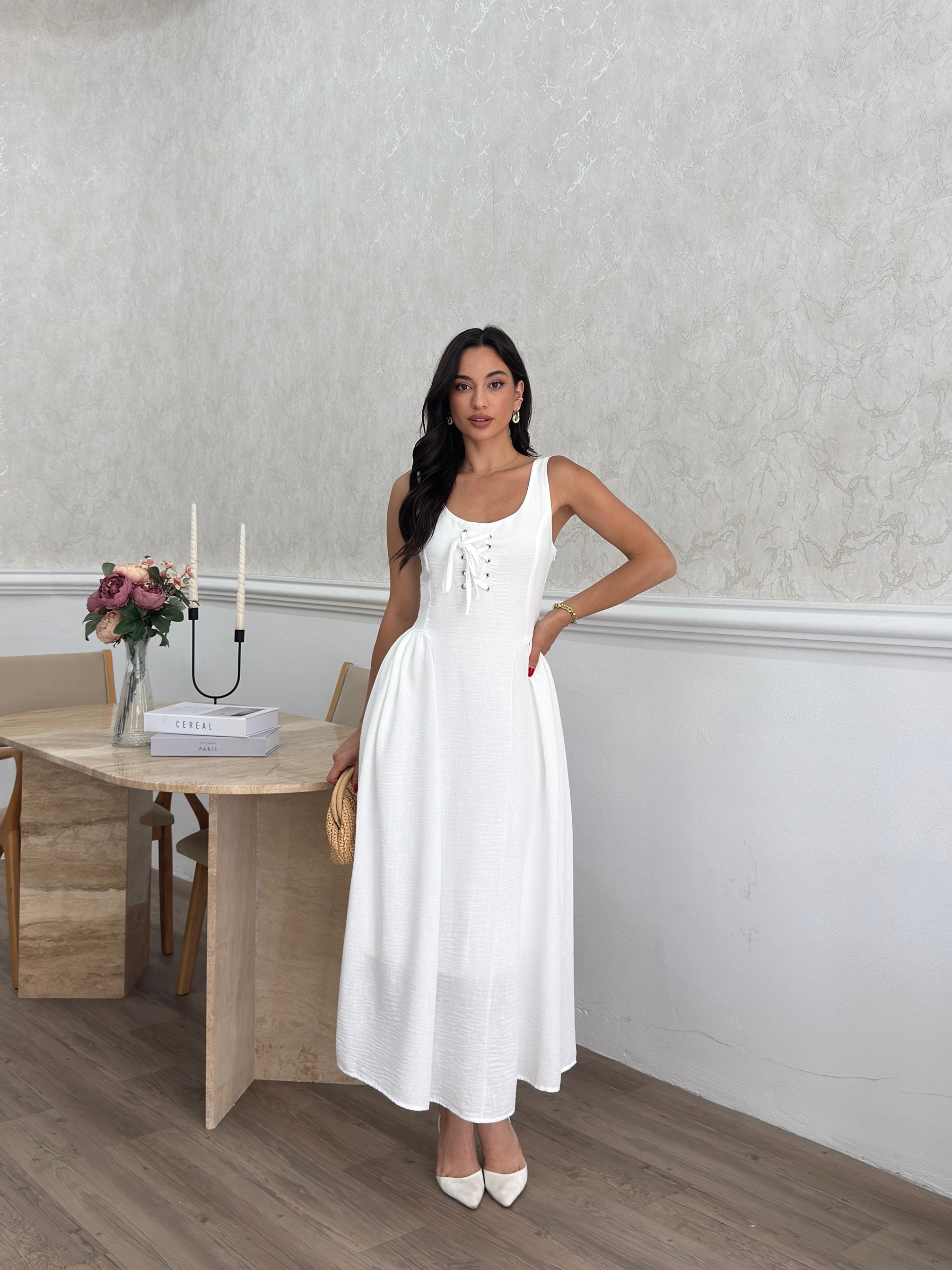 Beyaz Zarif Fit & Flare Maxi Elbise