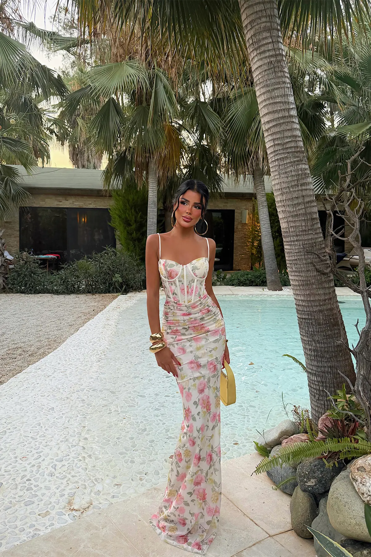 Çiçek Desenli Beyaz Bodycon Elbise