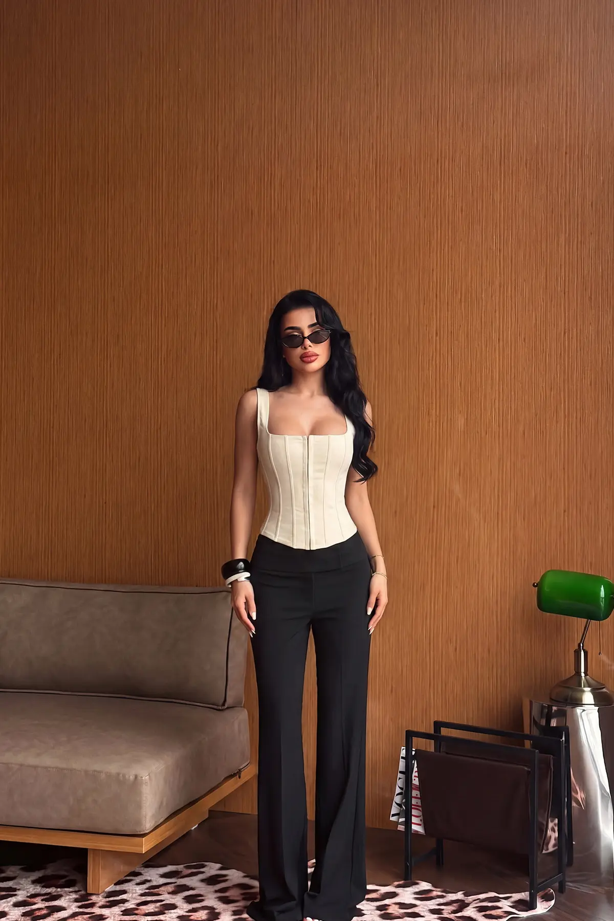 Bej Vücuda Oturan Kolsuz Kare Yaka Crop Top