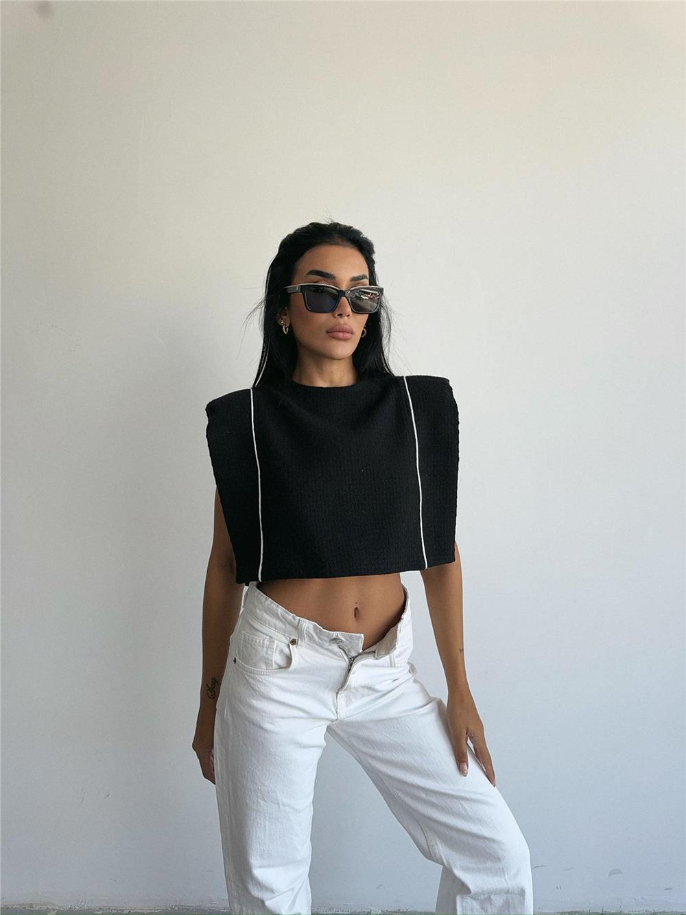 Vatkalı Biye Detay Crop Bluz Siyah