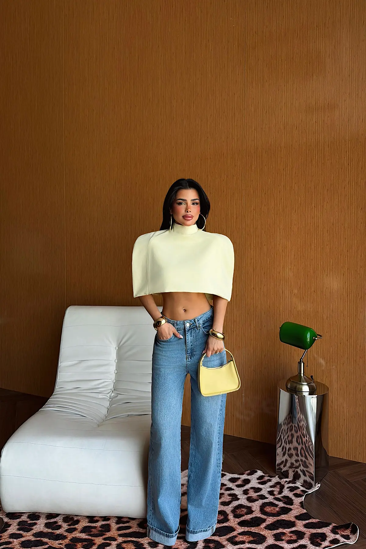 Bej Crop Top Yarım Kol Ve Balıkçı Yaka İle