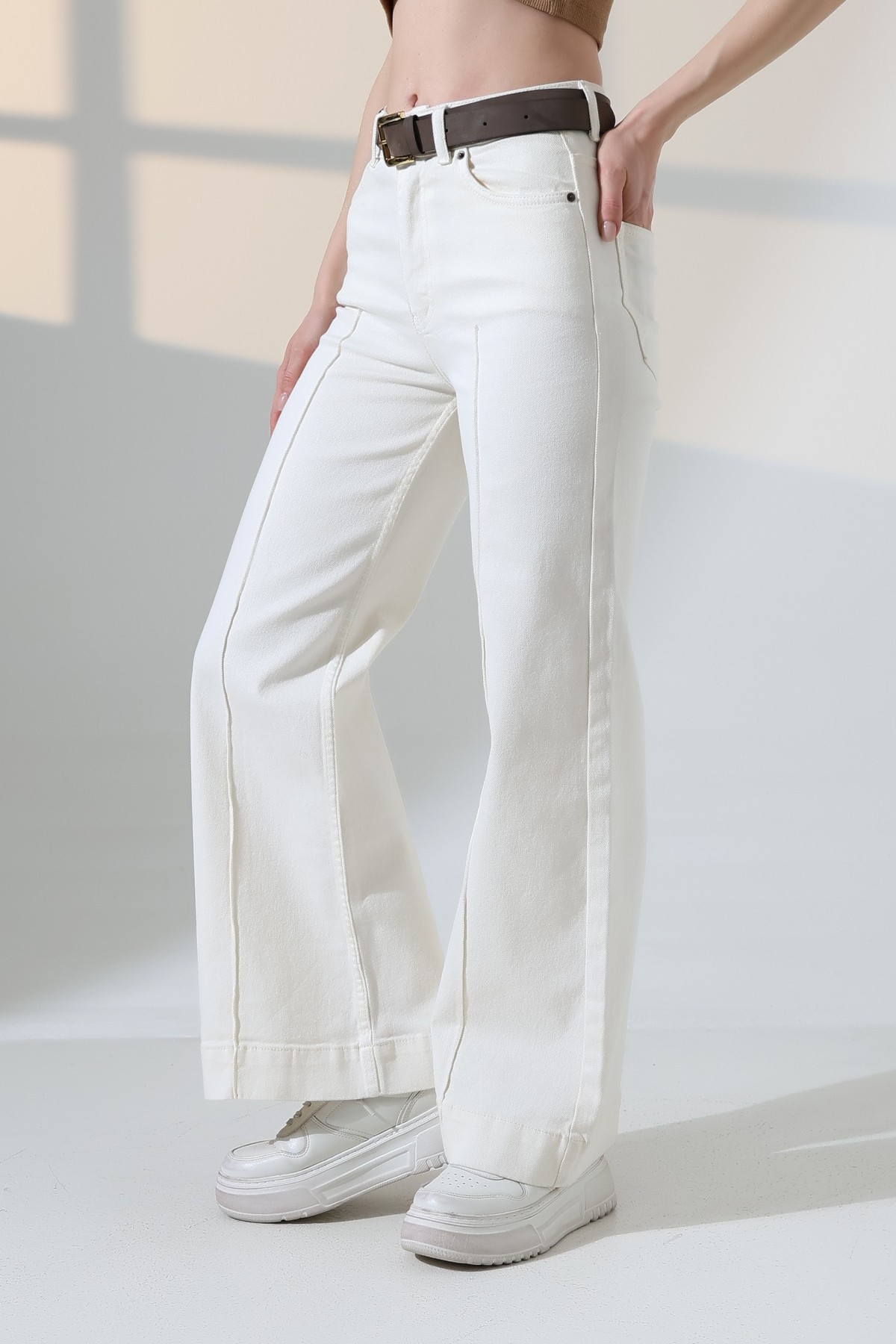 Beyaz Bootcut Gündelik Geniş Paçalı Pantolon